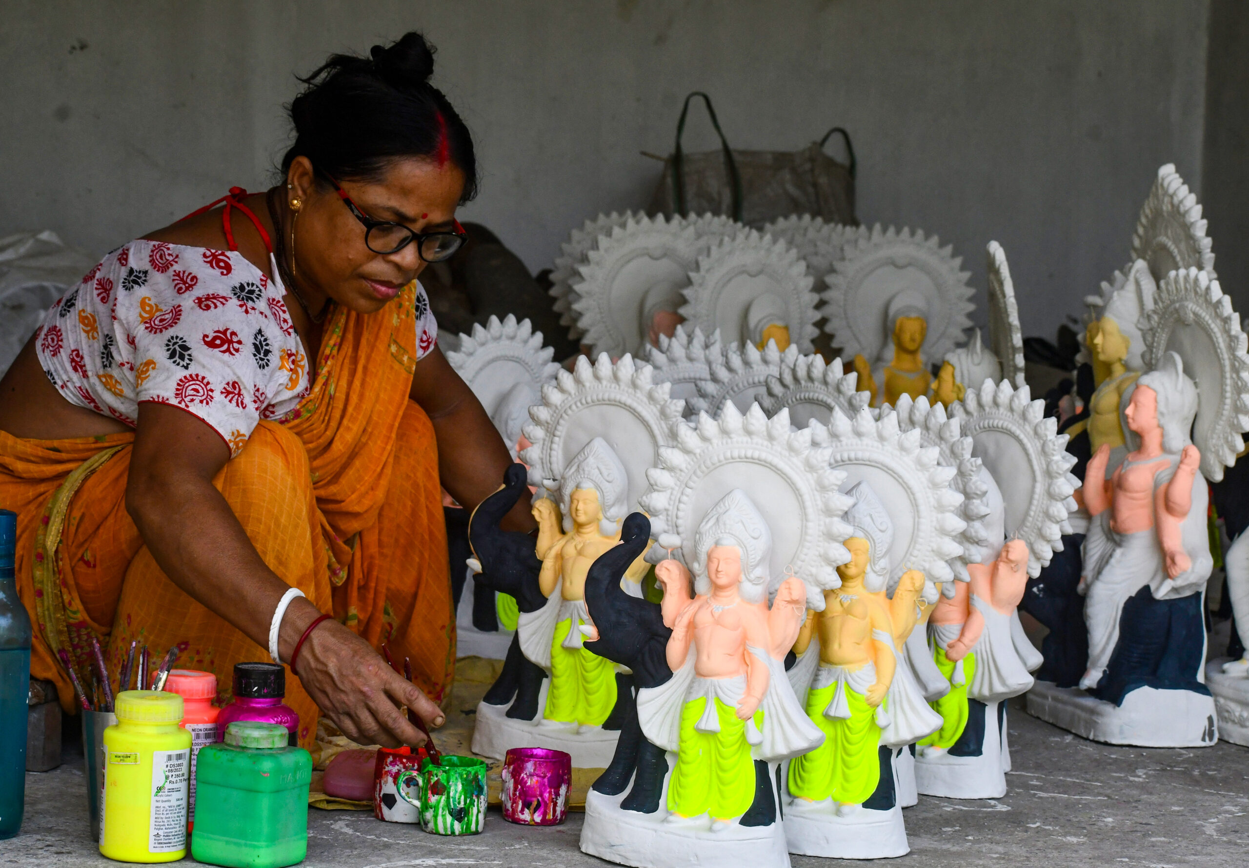 Jalpaiguri: Artisan Crafts Vishwakarma Idol #Gallery Jalpaiguri: Artisan Crafts Vishwakarma Idol #Gallery
