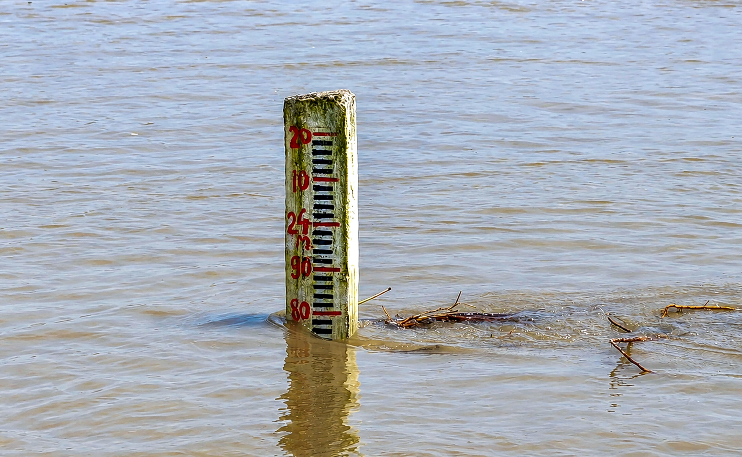 Murshidabad: Water level rises at barrage #Gallery Murshidabad: Water level rises at barrage #Gallery