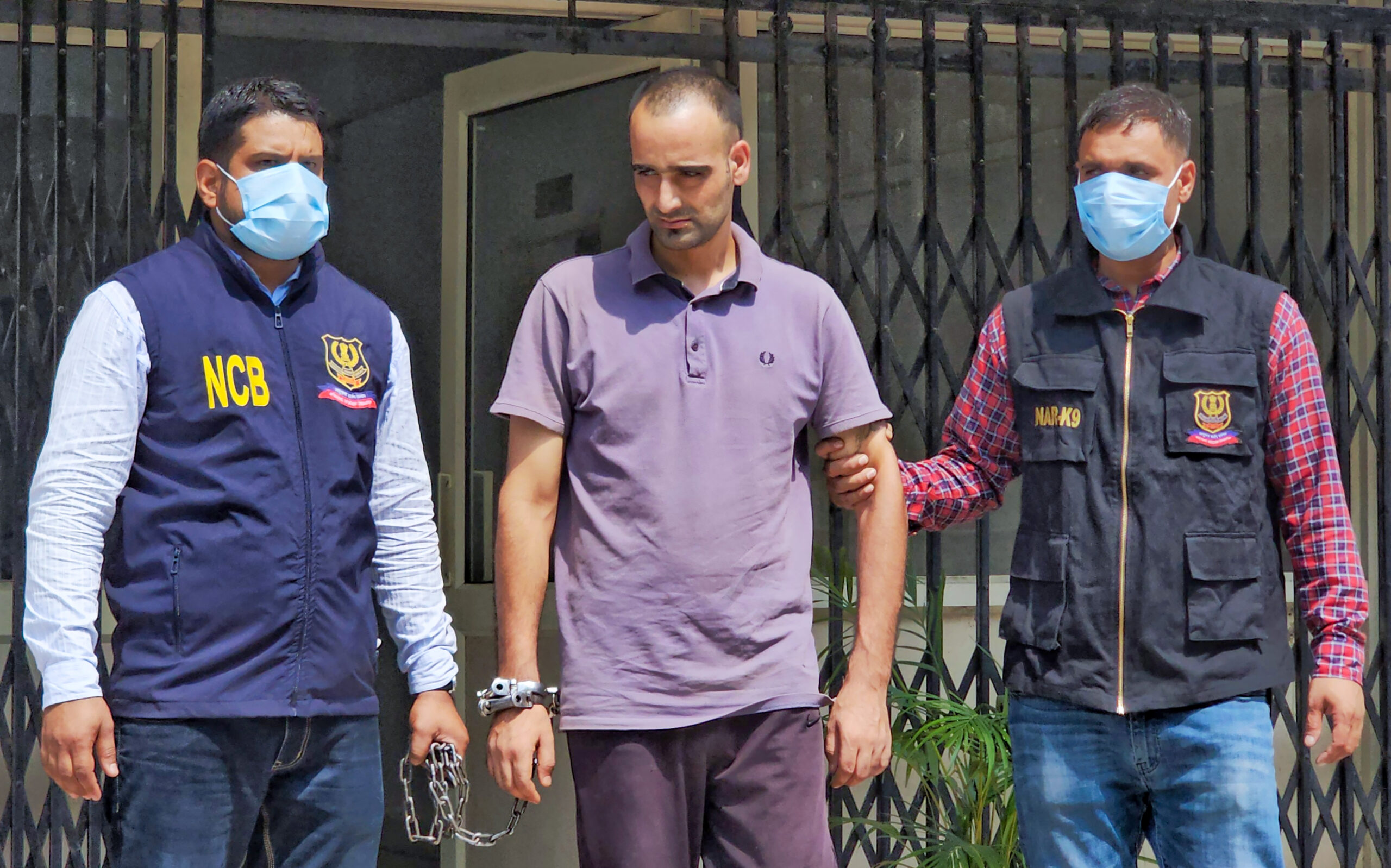 Jammu: NCB apprehends drug trafficker #Gallery Jammu: NCB apprehends drug trafficker #Gallery