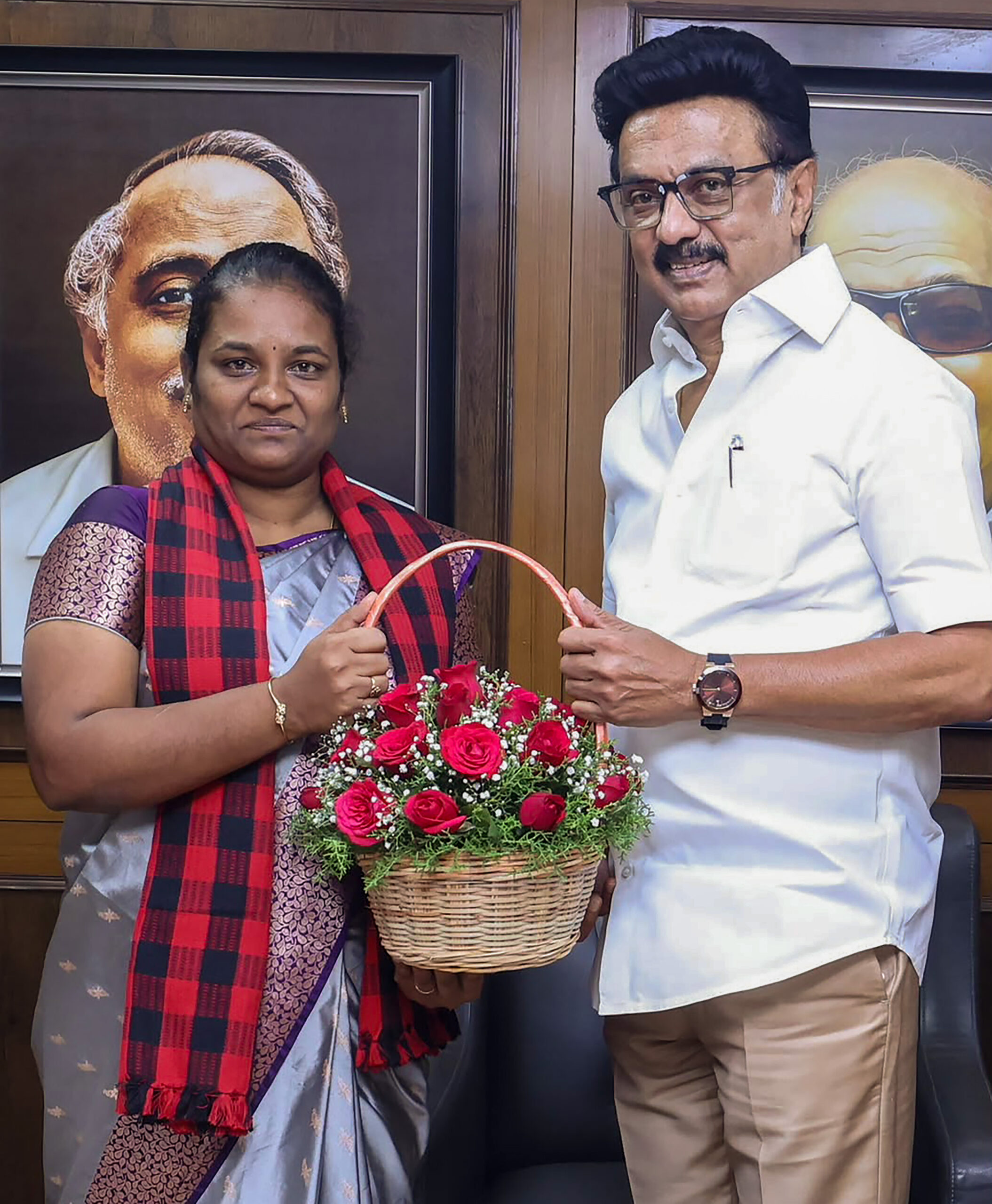 Chennai: M.K. Stalin Meets DMK Candidates #Gallery Chennai: M.K. Stalin Meets DMK Candidates #Gallery