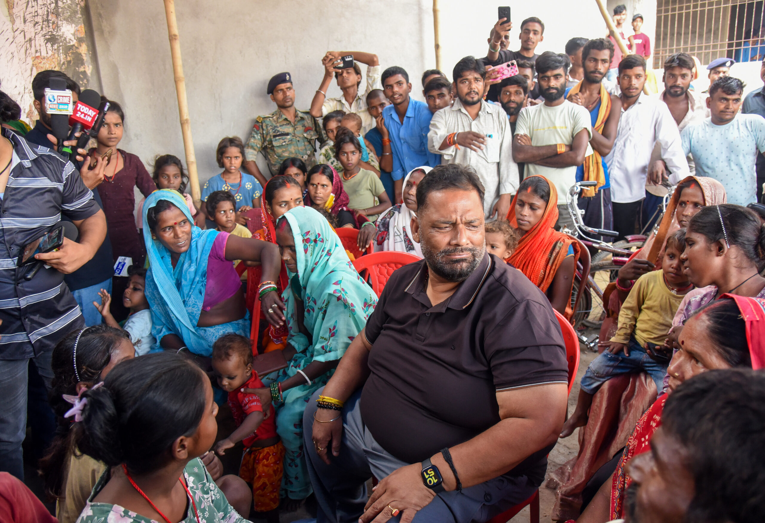 Patna: Pappu Yadav Interacts with Flood Affected People #Gallery Patna: Pappu Yadav Interacts with Flood Affected People #Gallery