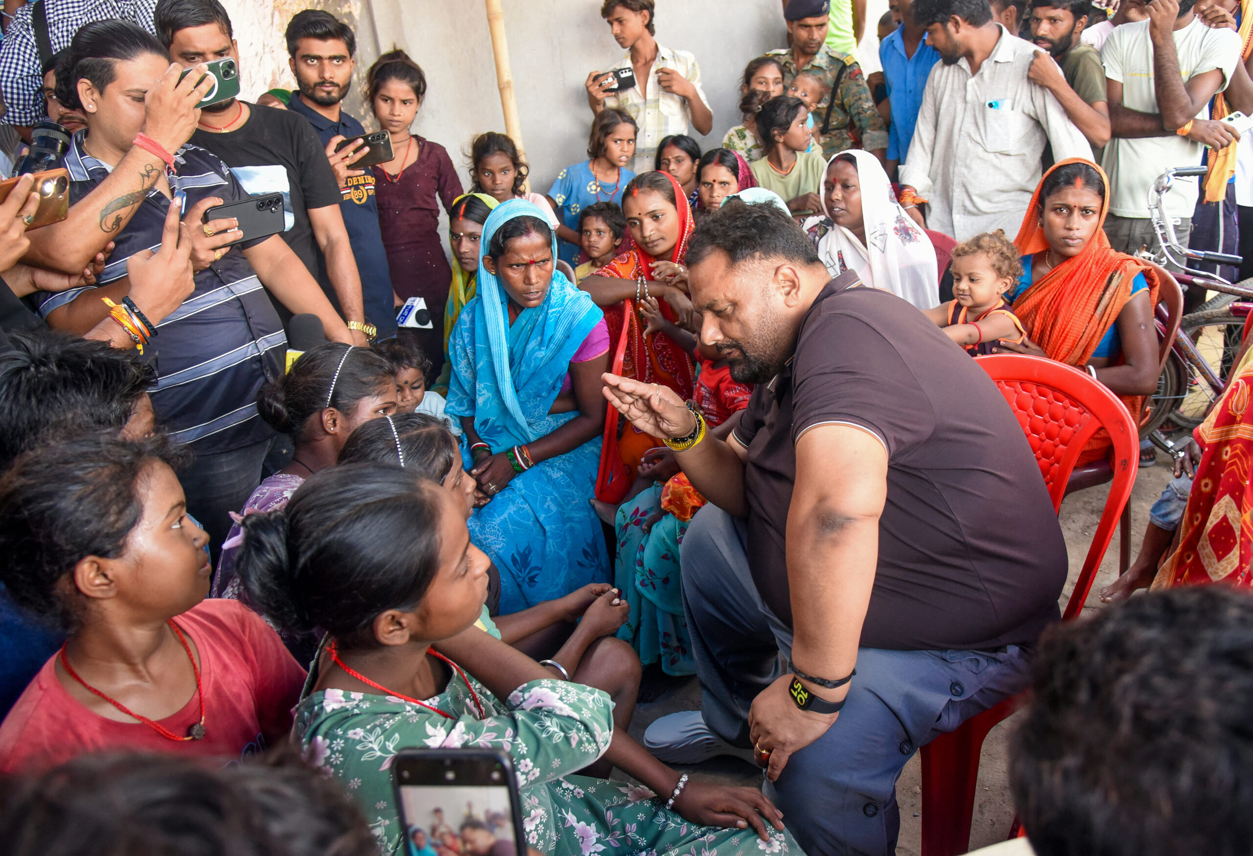Patna: Pappu Yadav Interacts with Flood Affected People #Gallery Patna: Pappu Yadav Interacts with Flood Affected People #Gallery