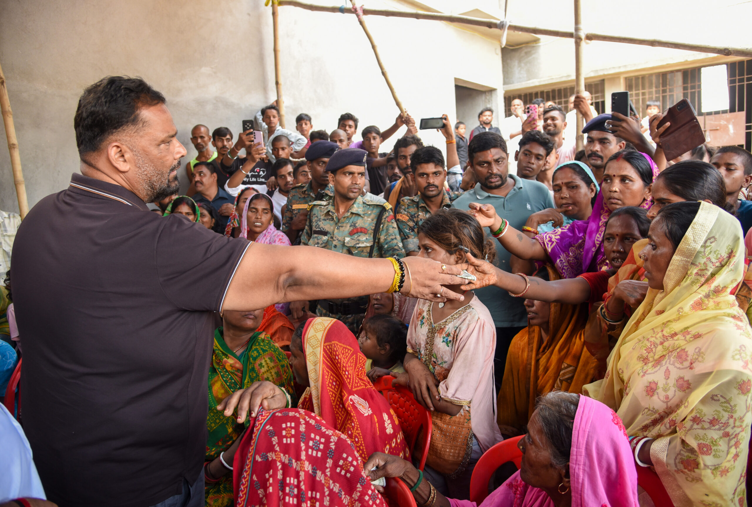 Patna: Pappu Yadav Interacts with Flood Affected People #Gallery Patna: Pappu Yadav Interacts with Flood Affected People #Gallery