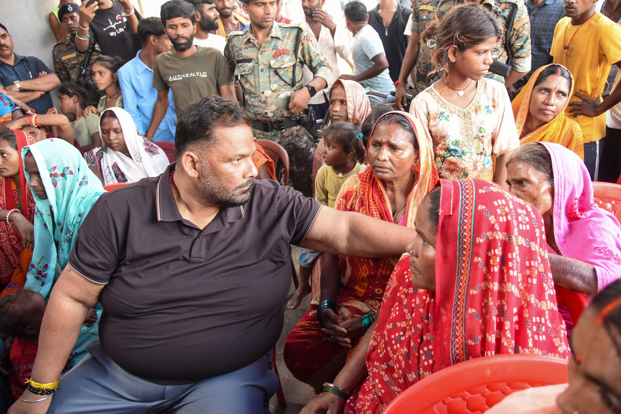 Patna: Pappu Yadav Interacts with Flood Affected People #Gallery Patna: Pappu Yadav Interacts with Flood Affected People #Gallery