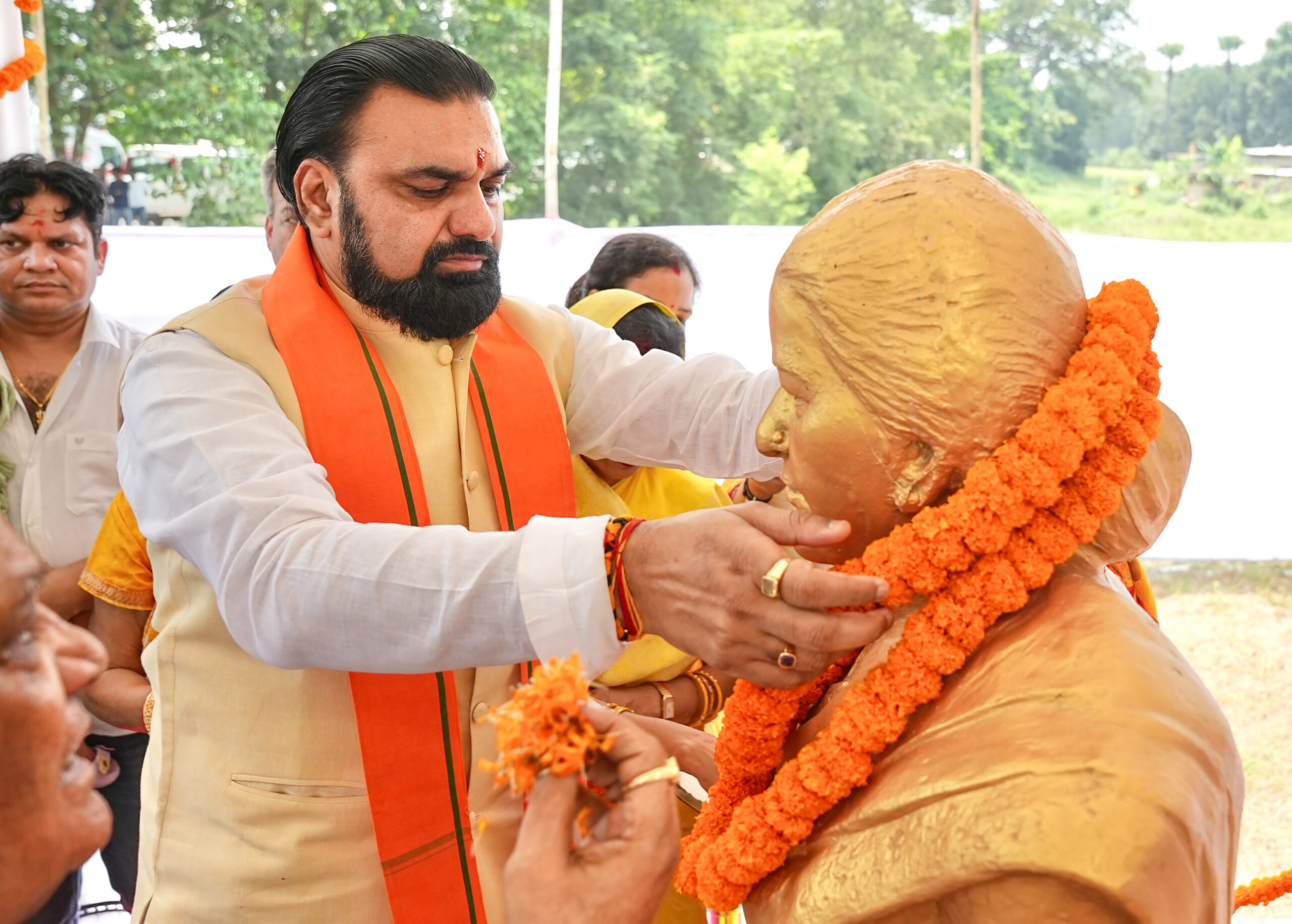 Munger: Samrat Choudhary Pays Tribute to Mother #Gallery Munger: Samrat Choudhary Pays Tribute to Mother #Gallery