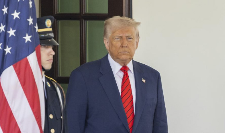 Trump promises $5,000 dividend to every adult citizen if Republican Party wins midterm Trump promises $5,000 dividend to every adult citizen if Republican Party wins midterm