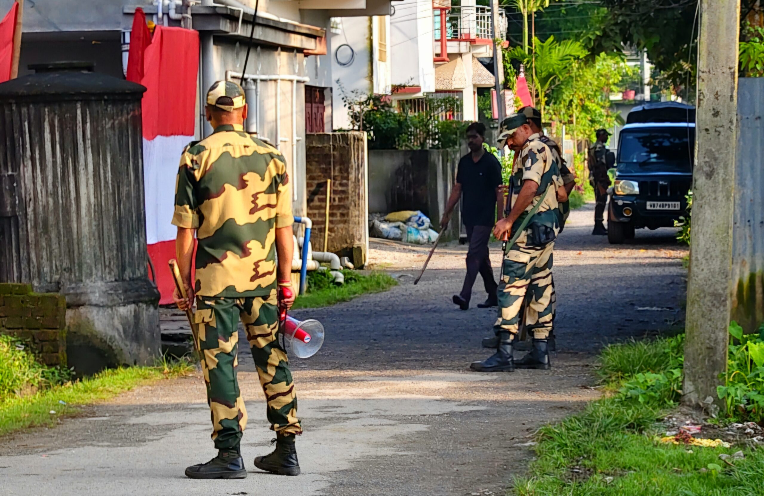 BSF, cops raid house belonging to transgender community member in north Bengal's Jalpaiguri BSF, cops raid house belonging to transgender community member in north Bengal's Jalpaiguri