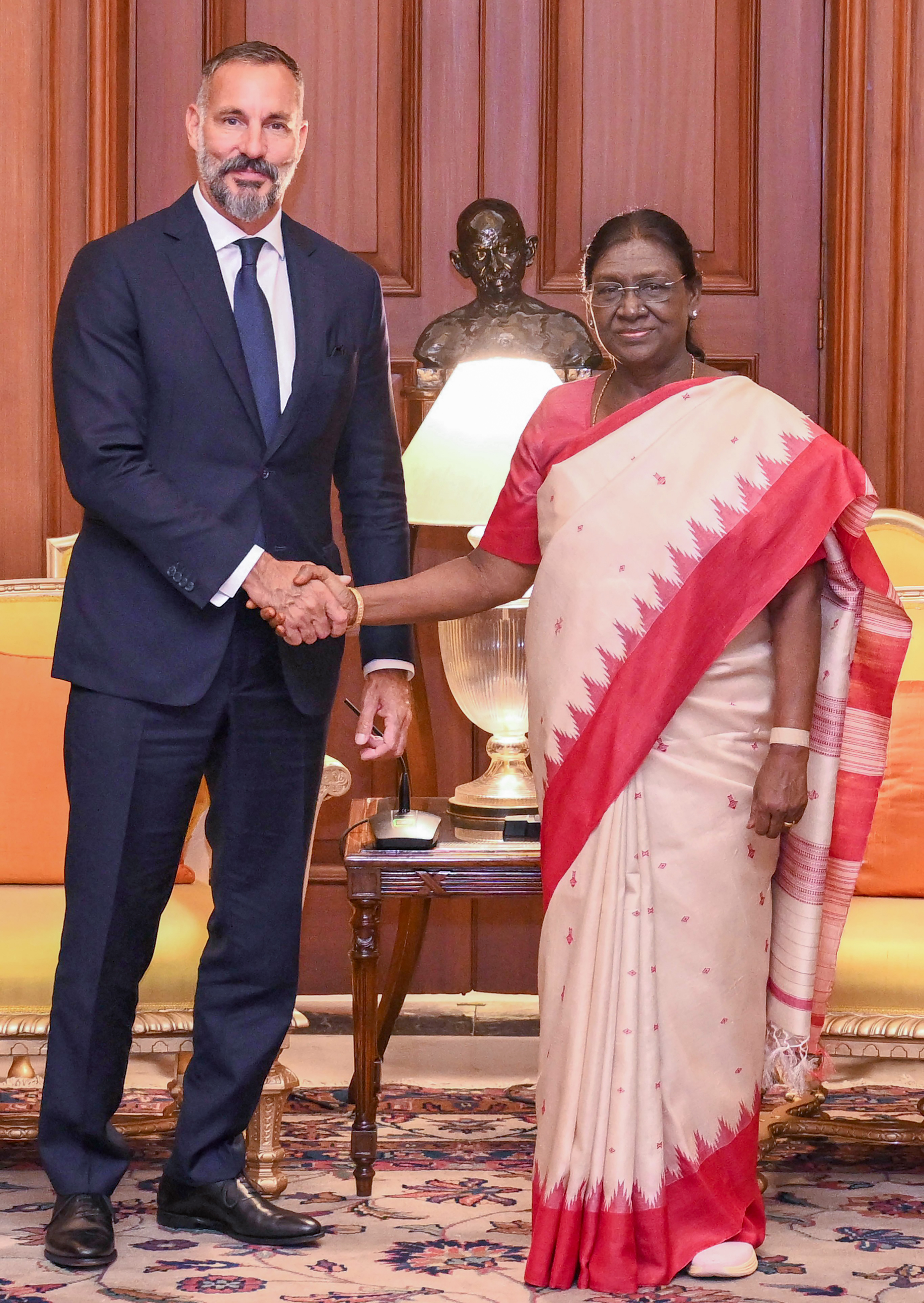 New Delhi: President Murmu meets Prince Rahim Aga Khan V #Gallery New Delhi: President Murmu meets Prince Rahim Aga Khan V #Gallery
