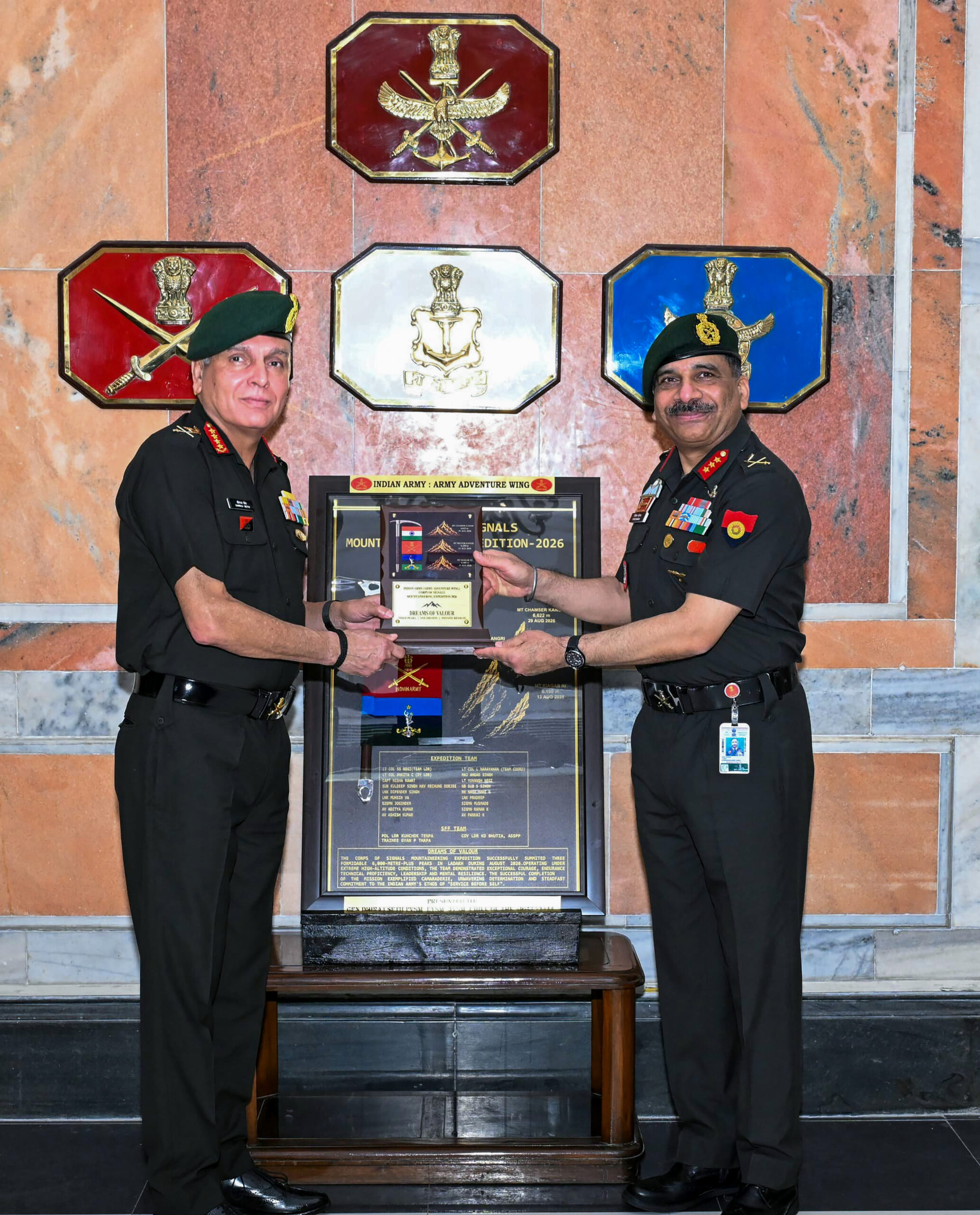 Ladakh: General Dhiraj Seth Interacts with Mountaineering Team #Gallery Ladakh: General Dhiraj Seth Interacts with Mountaineering Team #Gallery