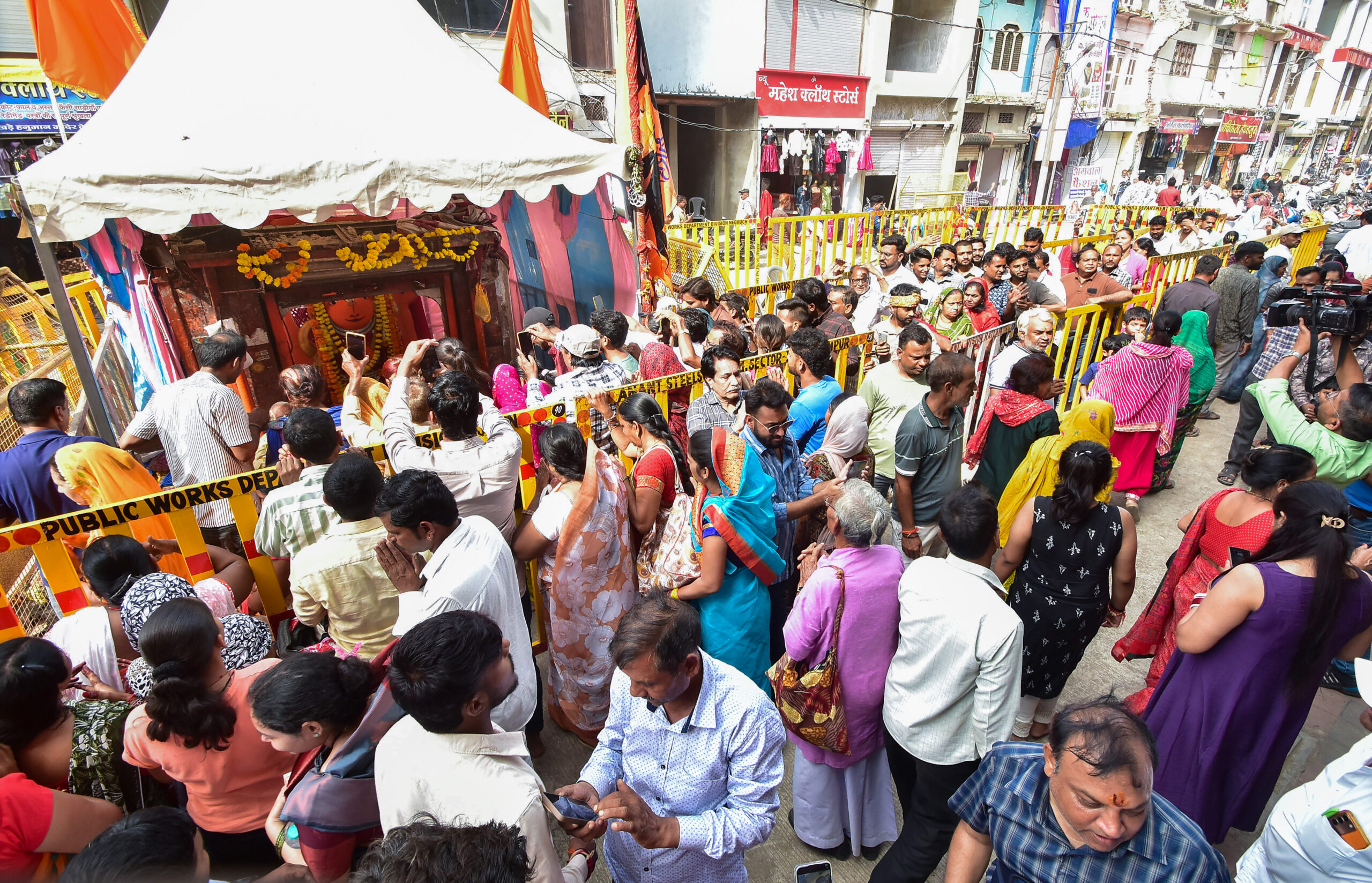 Ujjain: Devotees Flock to 170 Year Old Khade Hanuman Temple #Gallery Ujjain: Devotees Flock to 170 Year Old Khade Hanuman Temple #Gallery