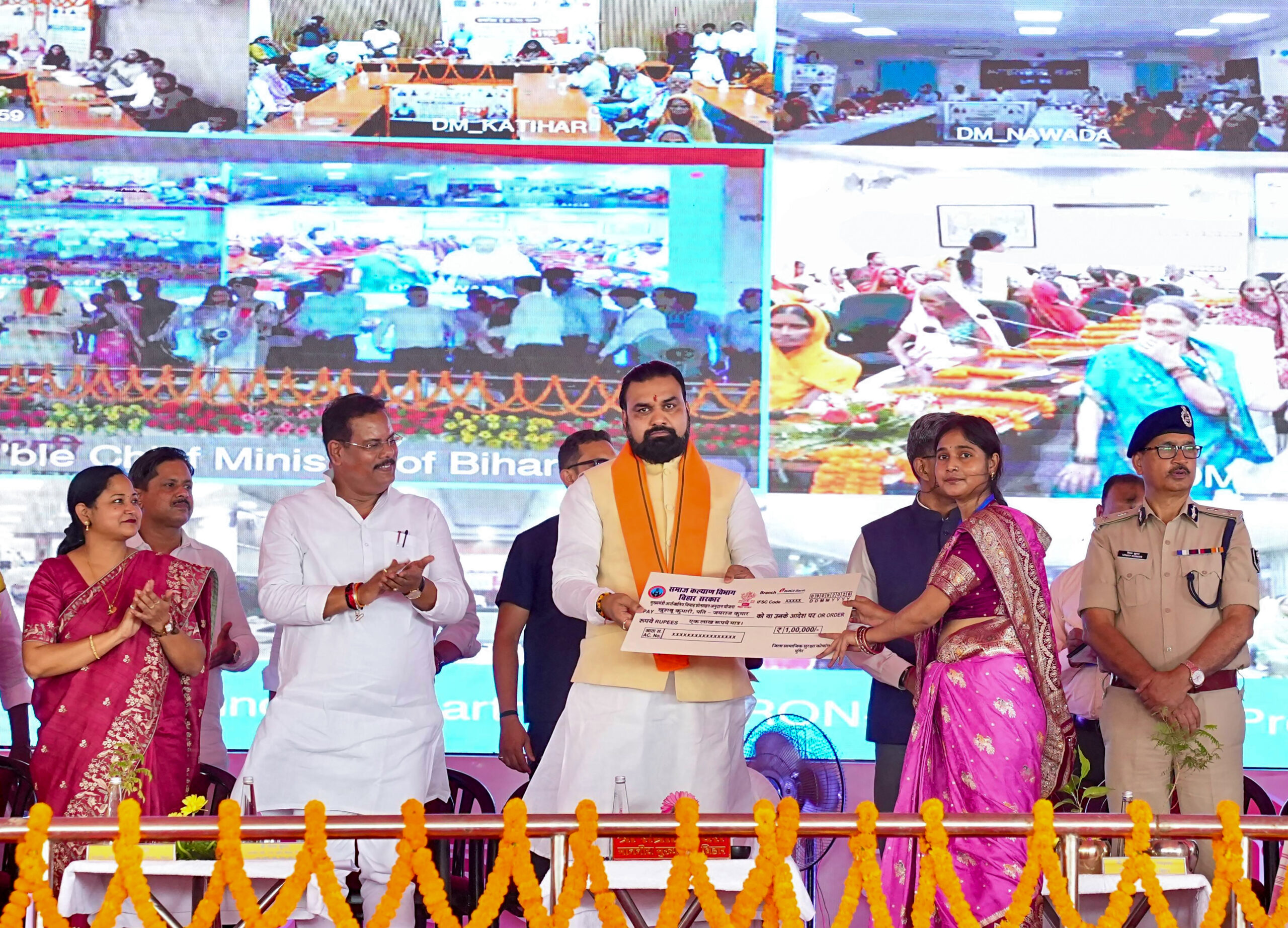 Patna: Samrat Choudhary Distributes Social Security Pension #Gallery Patna: Samrat Choudhary Distributes Social Security Pension #Gallery