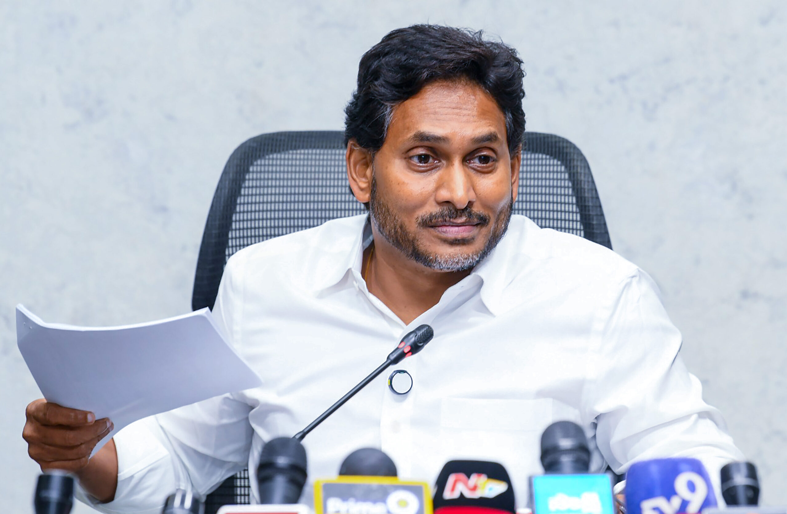 Tadepalli: YS Jagan Mohan Reddy addresses media #Gallery Tadepalli: YS Jagan Mohan Reddy addresses media #Gallery
