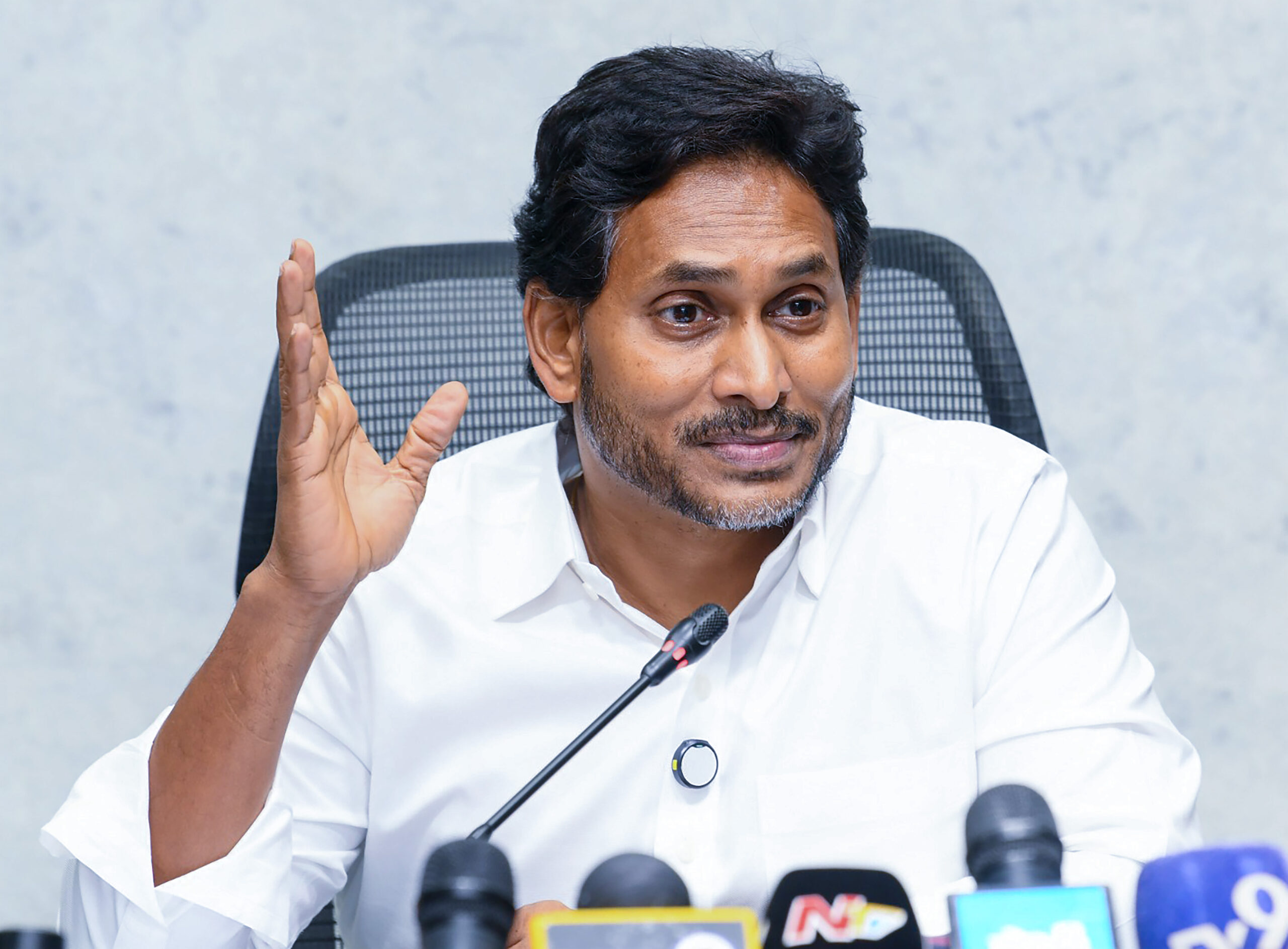 Tadepalli: YS Jagan Mohan Reddy addresses media #Gallery Tadepalli: YS Jagan Mohan Reddy addresses media #Gallery