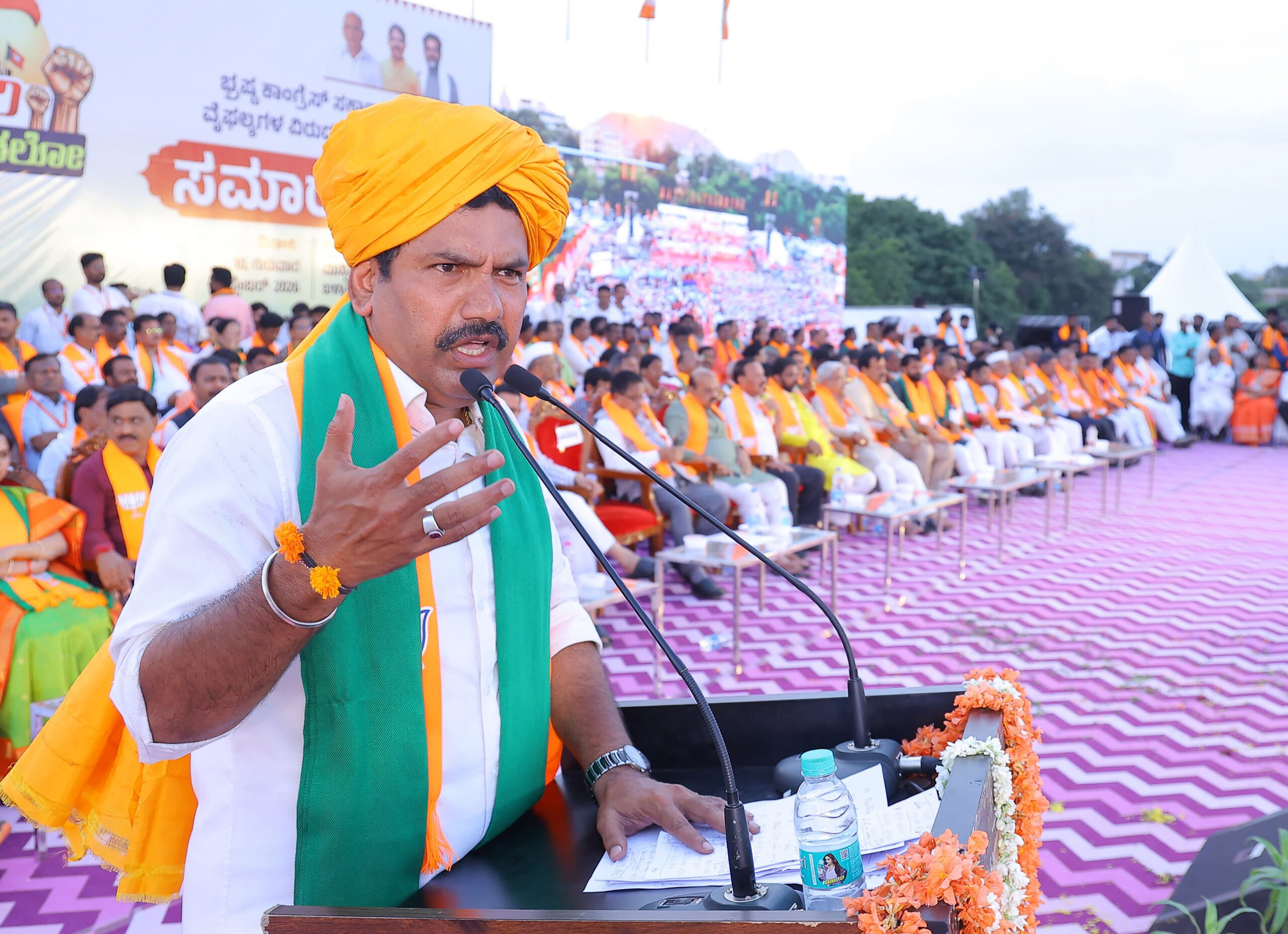 Ballari: BJP leaders and workers during ‘Ballari Chalo’ Padayatra - #Gallery Ballari: BJP leaders and workers during ‘Ballari Chalo’ Padayatra - #Gallery