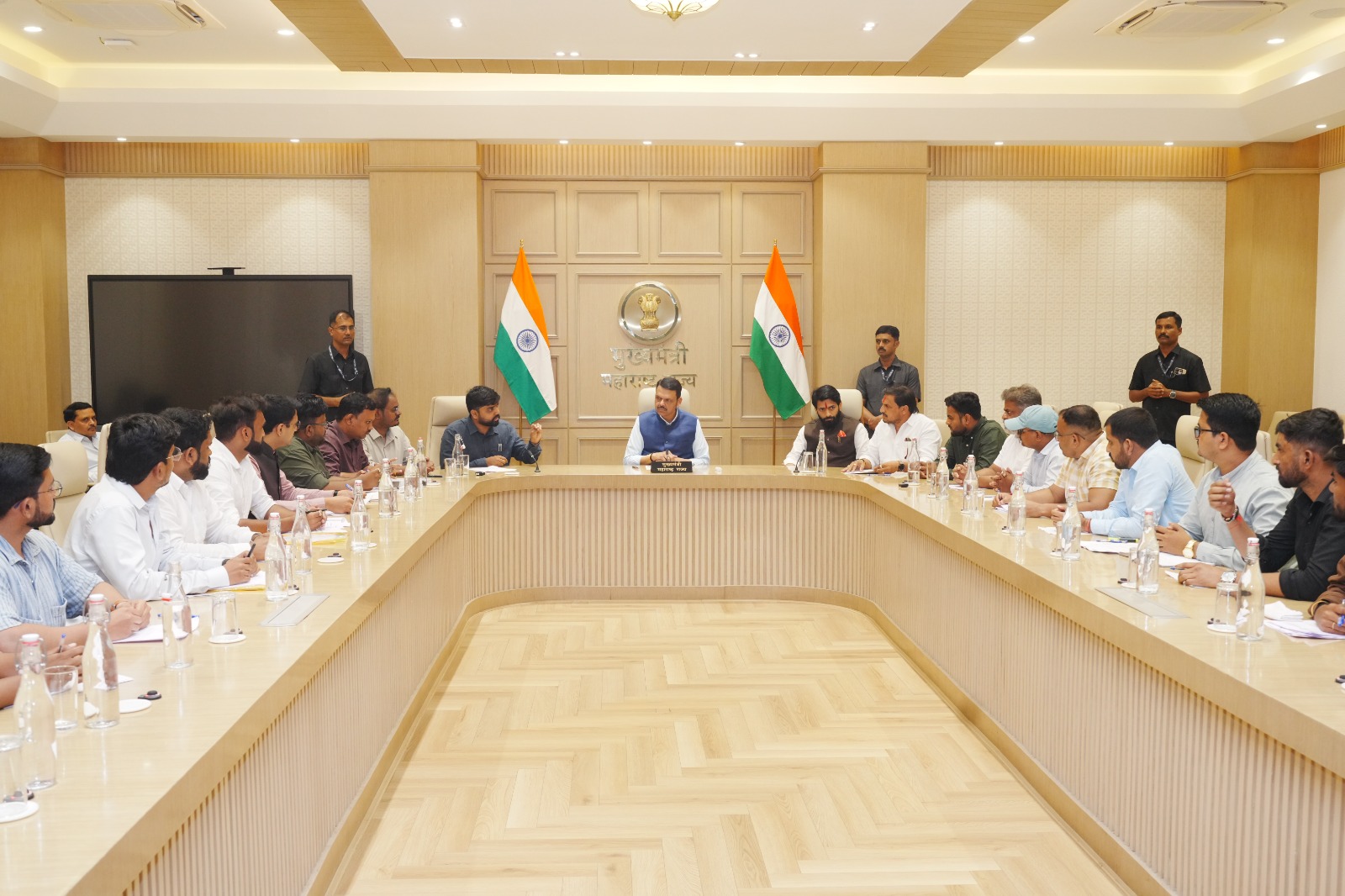 'Govt will address all your grievances', CM Fadnavis assures protesting MPSC aspirants 'Govt will address all your grievances', CM Fadnavis assures protesting MPSC aspirants