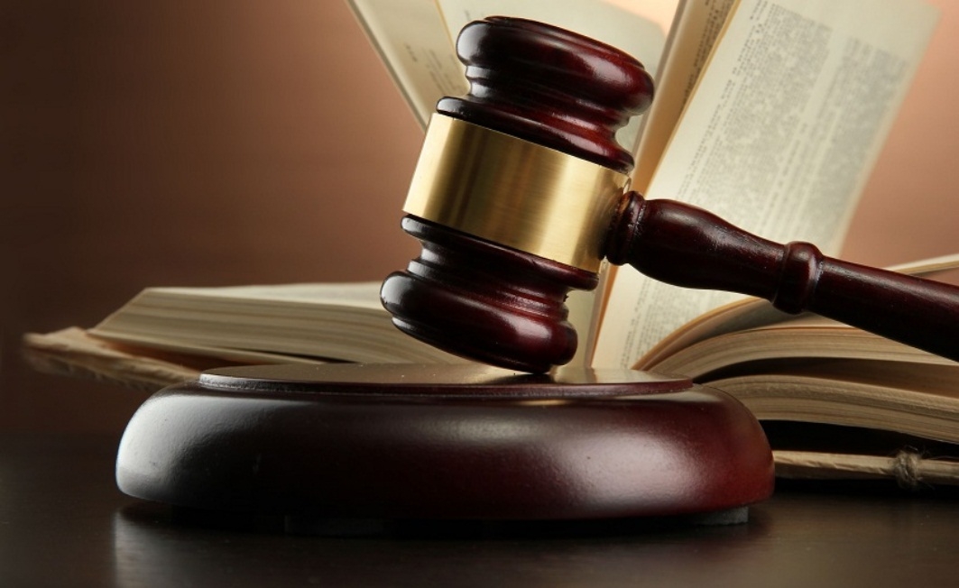 Gavel.