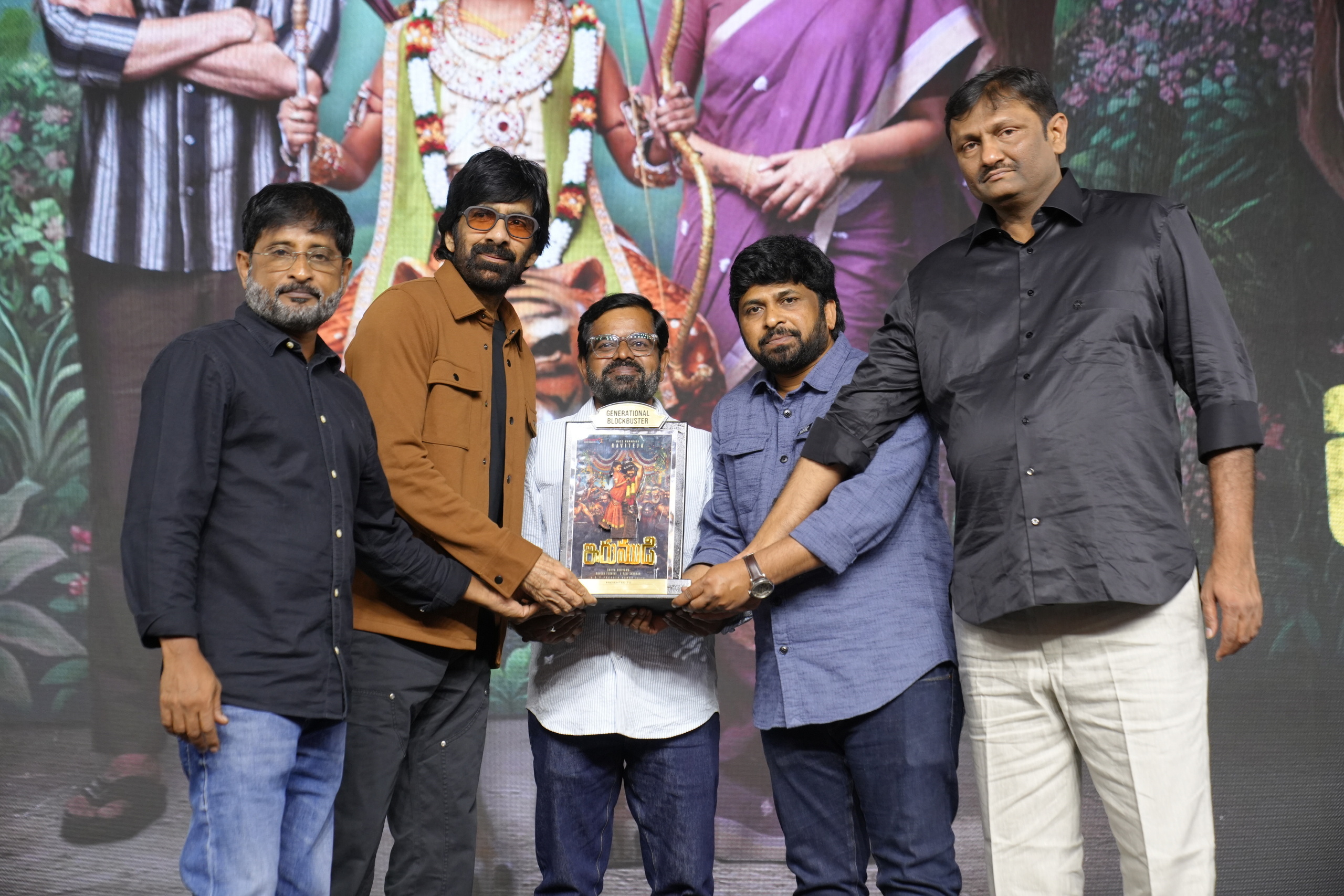 Ravi Teja's Generational Blockbuster Movie IRUMUDI Celebrations - Gallery Ravi Teja's Generational Blockbuster Movie IRUMUDI Celebrations - Gallery