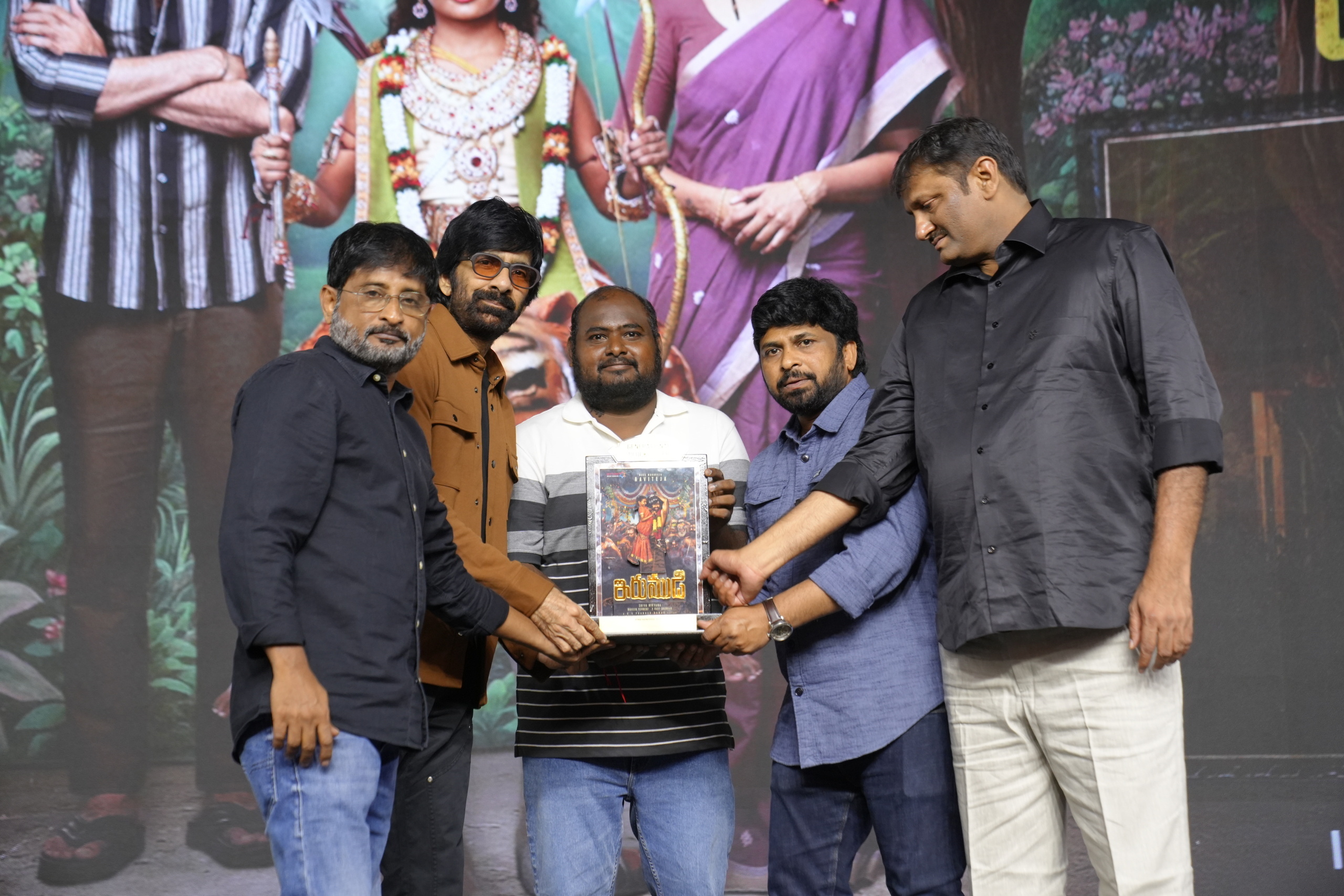 Ravi Teja's Generational Blockbuster Movie IRUMUDI Celebrations - Gallery Ravi Teja's Generational Blockbuster Movie IRUMUDI Celebrations - Gallery
