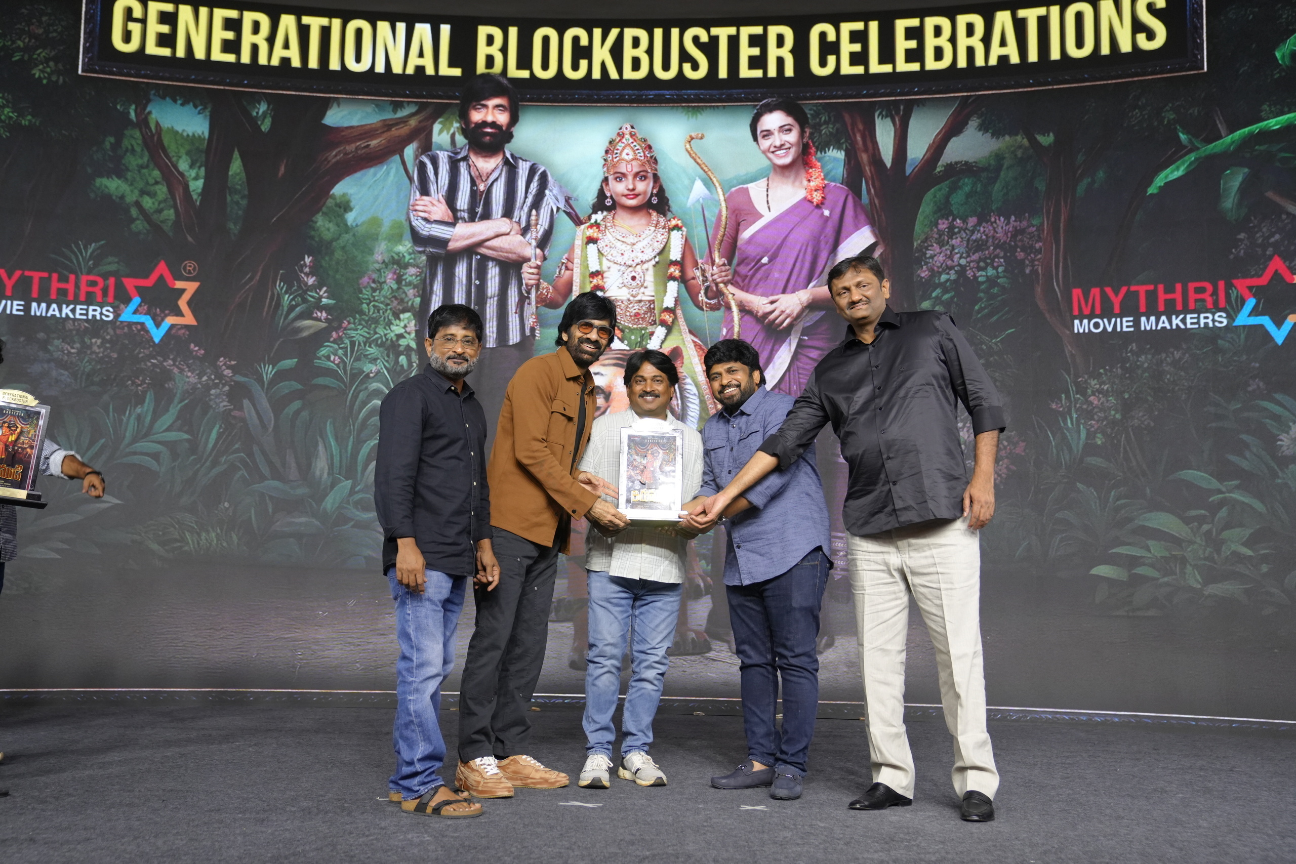 Ravi Teja's Generational Blockbuster Movie IRUMUDI Celebrations - Gallery Ravi Teja's Generational Blockbuster Movie IRUMUDI Celebrations - Gallery