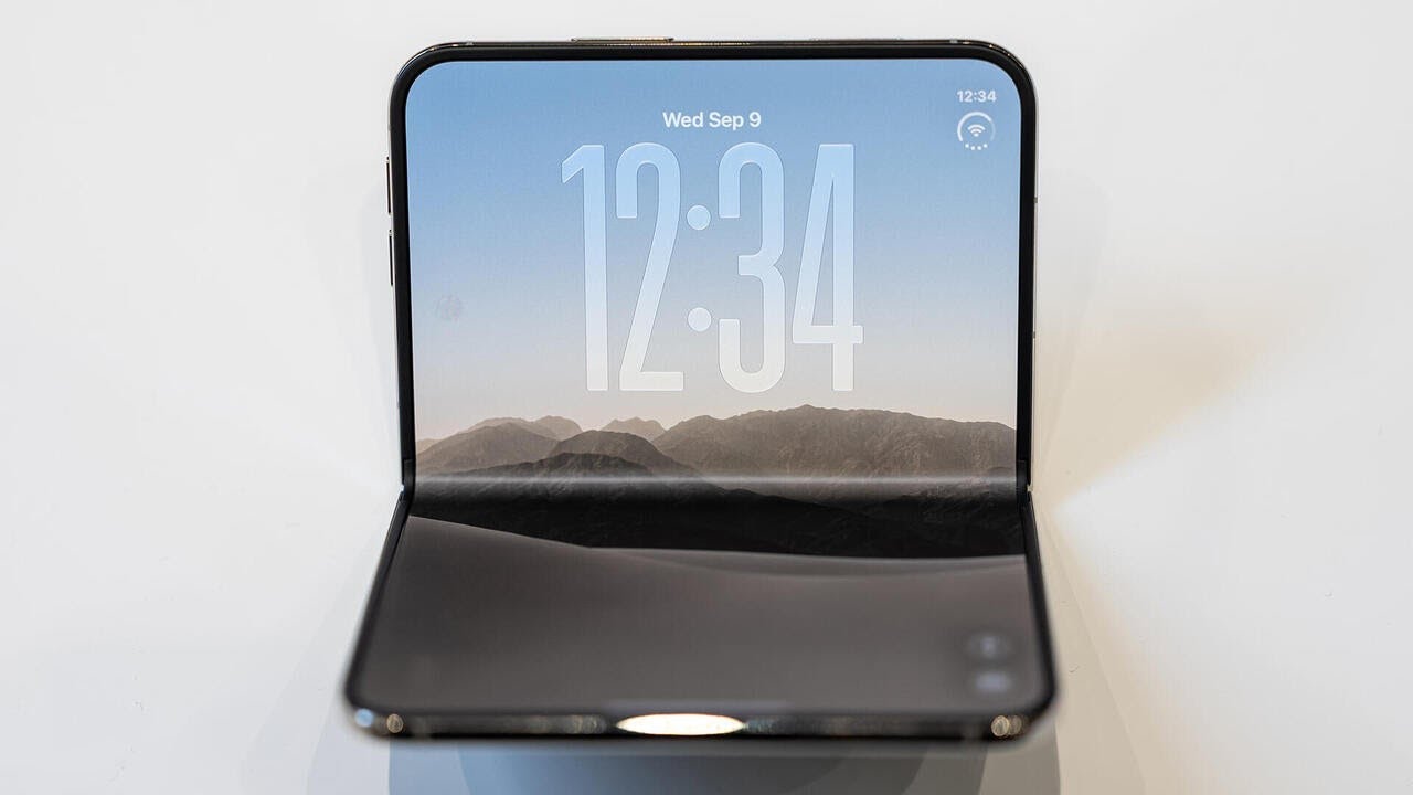 Details on Apple's 2 new iPhones, including the foldable Duo (Video) Details on Apple's 2 new iPhones, including the foldable Duo (Video)