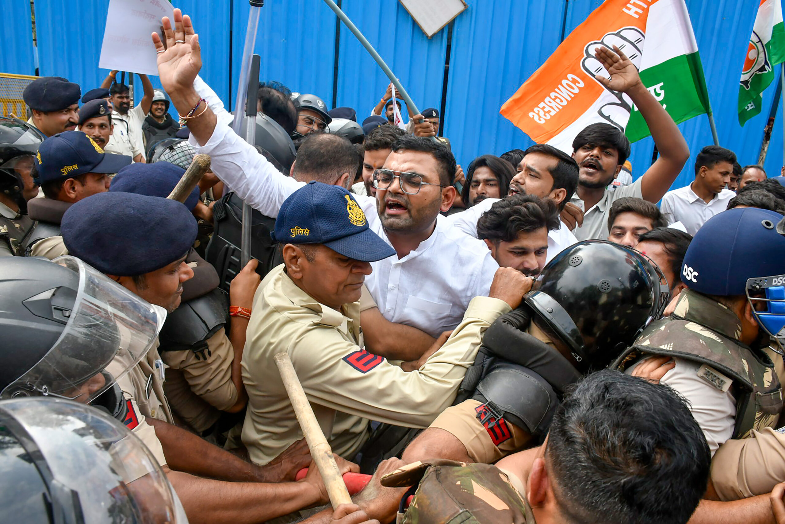 Bhopal: Congress workers stage a protest demanding the implementation of the Bhopal Master Plan in Bhopal on Friday, September 11, 2026. (Photo: IANS)
