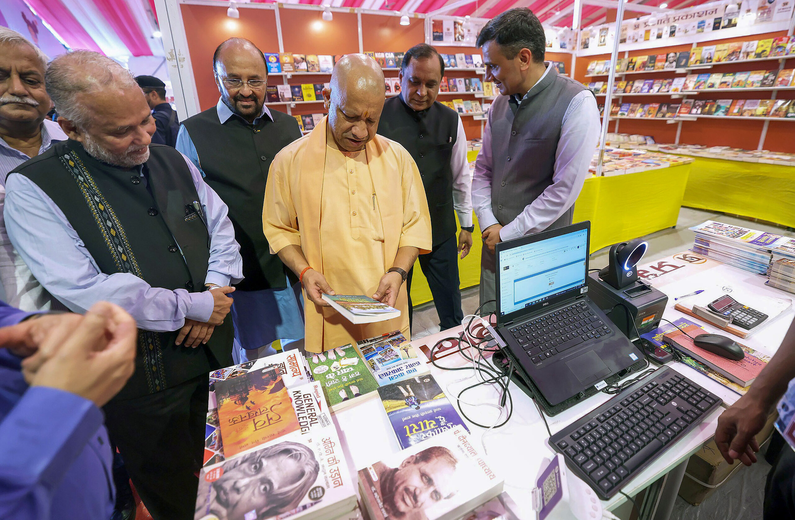 Lucknow: Yogi Adityanath Inaugurates Gomti Book Festival #Gallery Lucknow: Yogi Adityanath Inaugurates Gomti Book Festival #Gallery