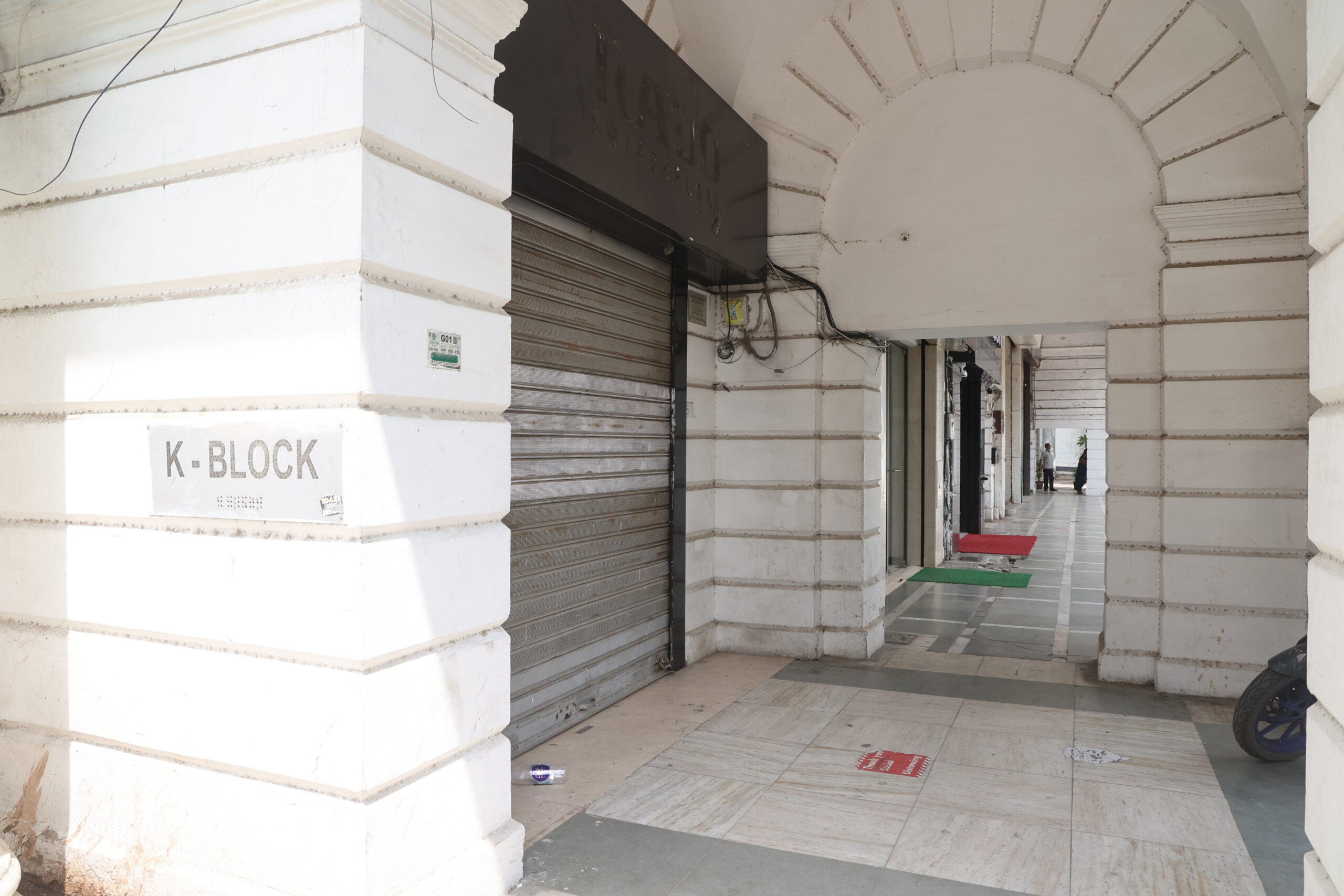 New Delhi: Shops Remain Closed in Connaught Place During BRICS Summit #Gallery New Delhi: Shops Remain Closed in Connaught Place During BRICS Summit #Gallery