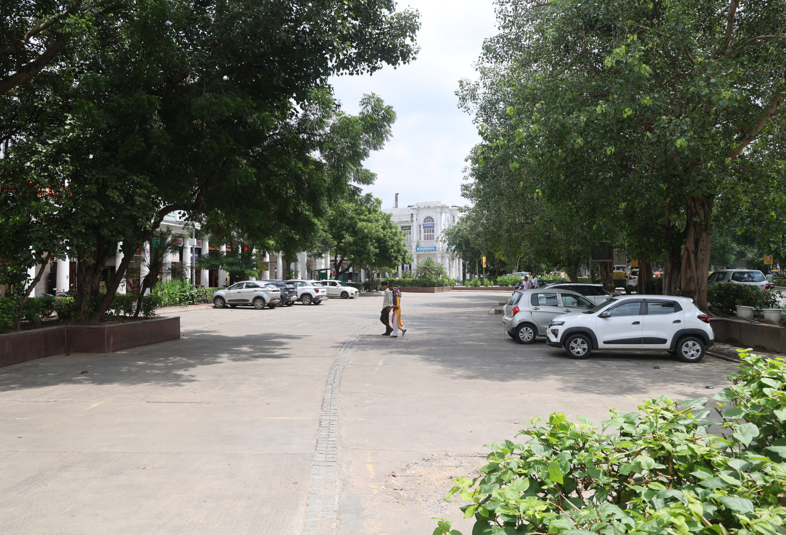 New Delhi: Empty Area Around Connaught Place During BRICS Summit #Gallery New Delhi: Empty Area Around Connaught Place During BRICS Summit #Gallery