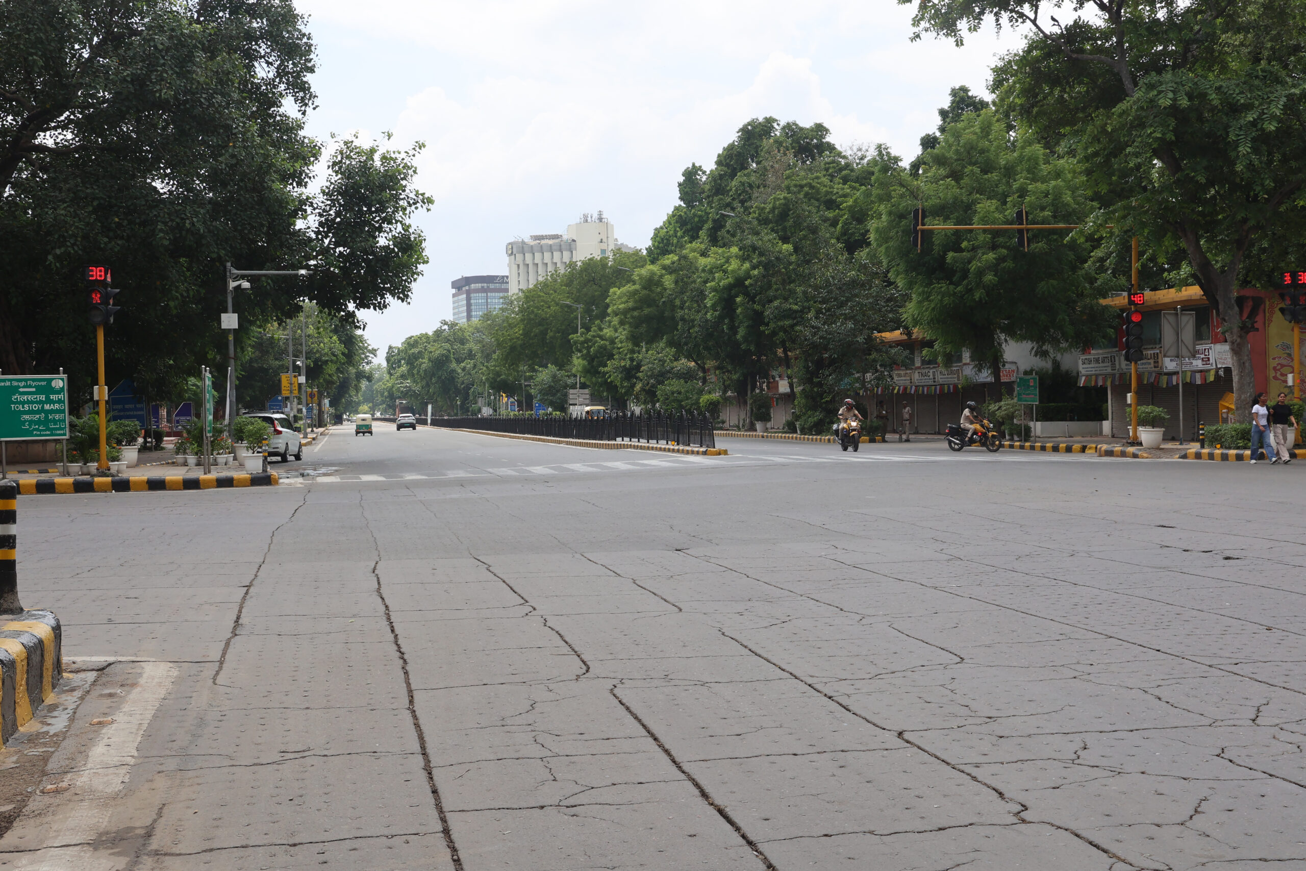 New Delhi: Empty Area Around Connaught Place During BRICS Summit #Gallery New Delhi: Empty Area Around Connaught Place During BRICS Summit #Gallery