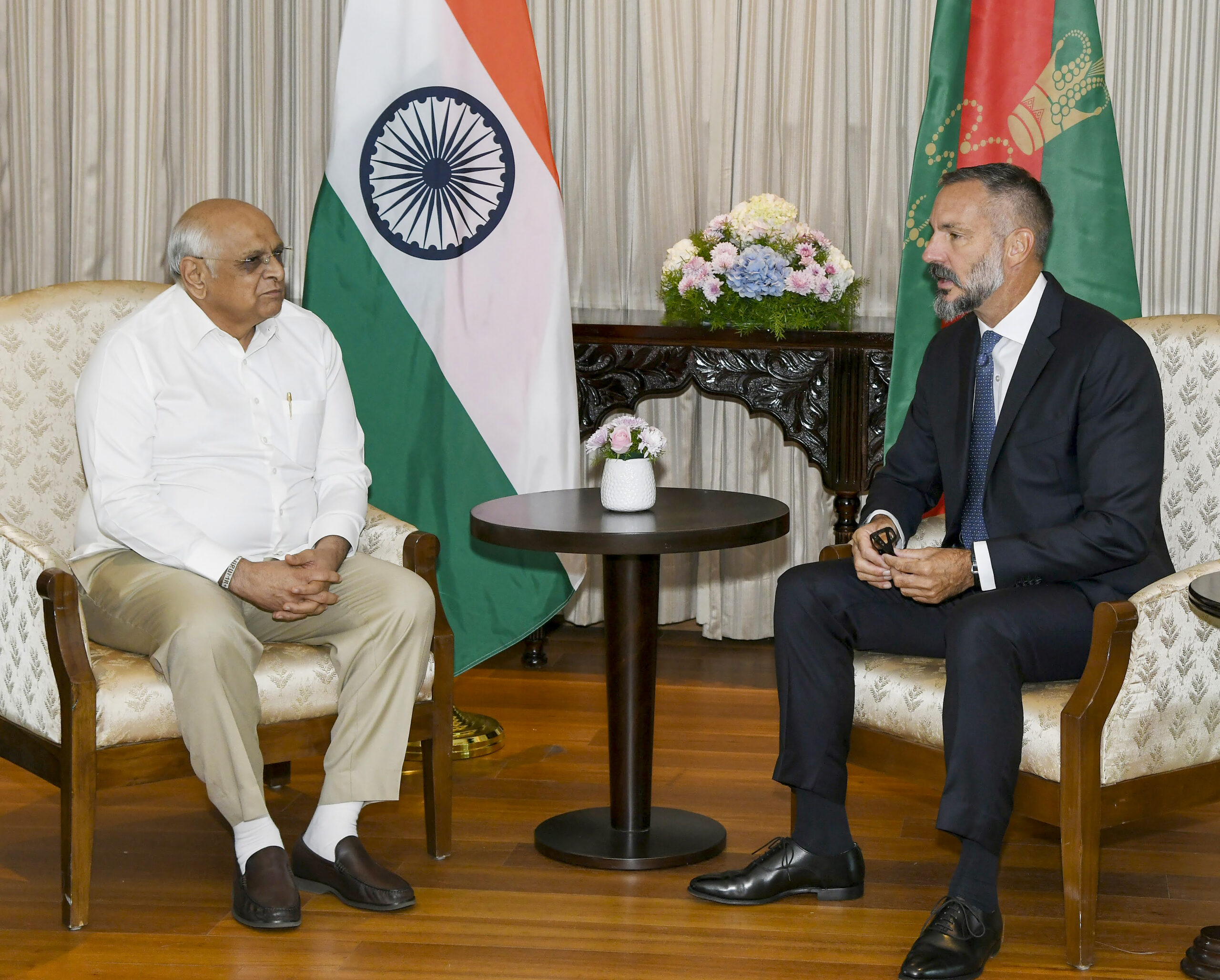 Gandhinagar: Bhupendra Patel meets Prince Rahim Aga Khan V #Gallery Gandhinagar: Bhupendra Patel meets Prince Rahim Aga Khan V #Gallery