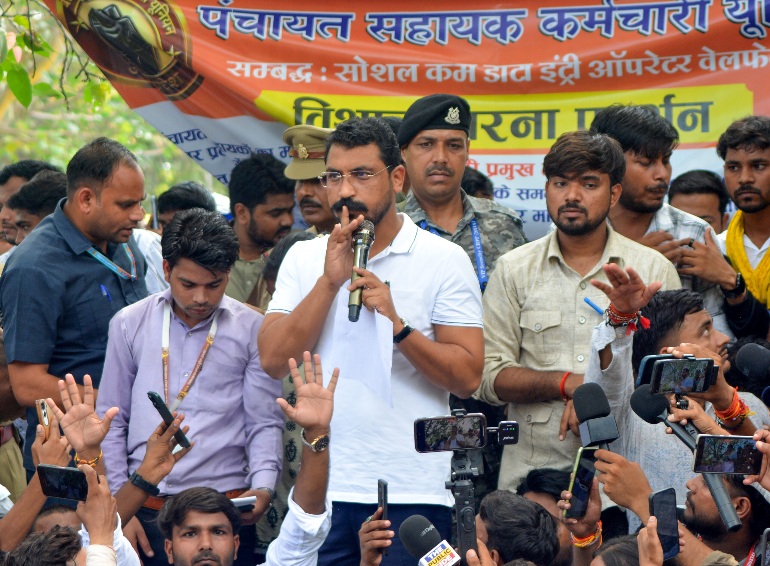 Lucknow: Chandrashekhar Speaks During Panchayat Assistants' Protest #Gallery Lucknow: Chandrashekhar Speaks During Panchayat Assistants' Protest #Gallery