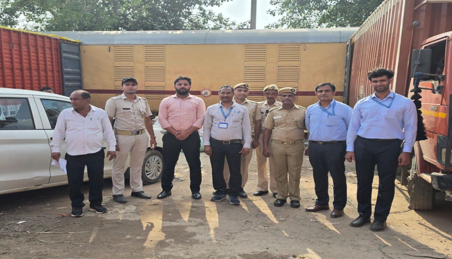 Delhi GST dept seizes goods worth Rs 5 crore at Nizamuddin Railway Station Delhi GST dept seizes goods worth Rs 5 crore at Nizamuddin Railway Station