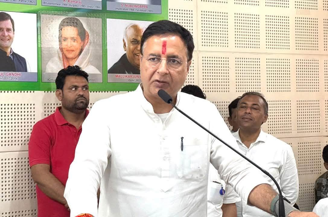 Surjewala seeks welfare board for Surat diamond workers, says exports fell to USD 12 bn Surjewala seeks welfare board for Surat diamond workers, says exports fell to USD 12 bn