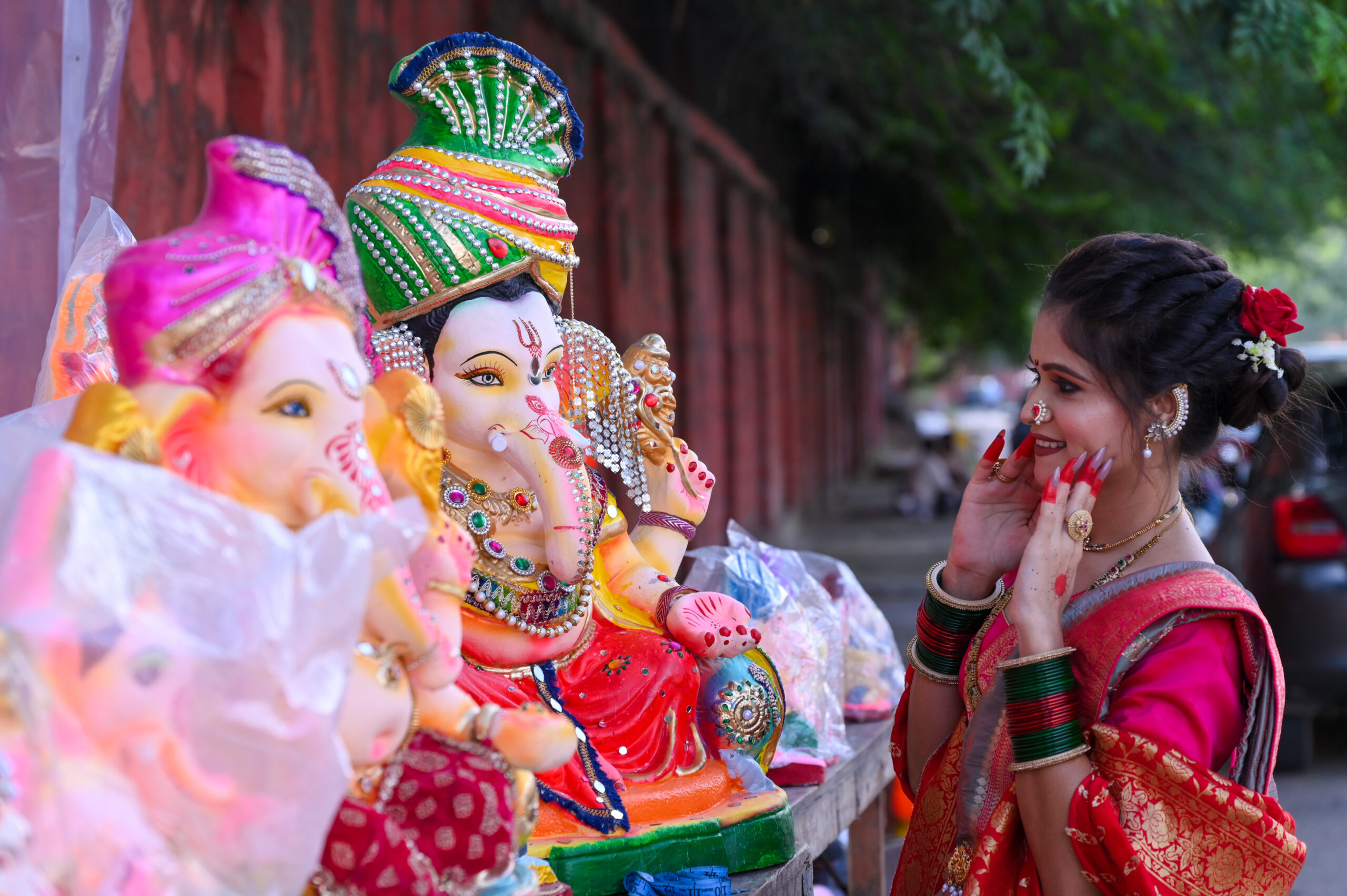 Jaipur: Women Shop for Ganesha Idols Ahead of Ganesh Chaturthi #Gallery Jaipur: Women Shop for Ganesha Idols Ahead of Ganesh Chaturthi #Gallery