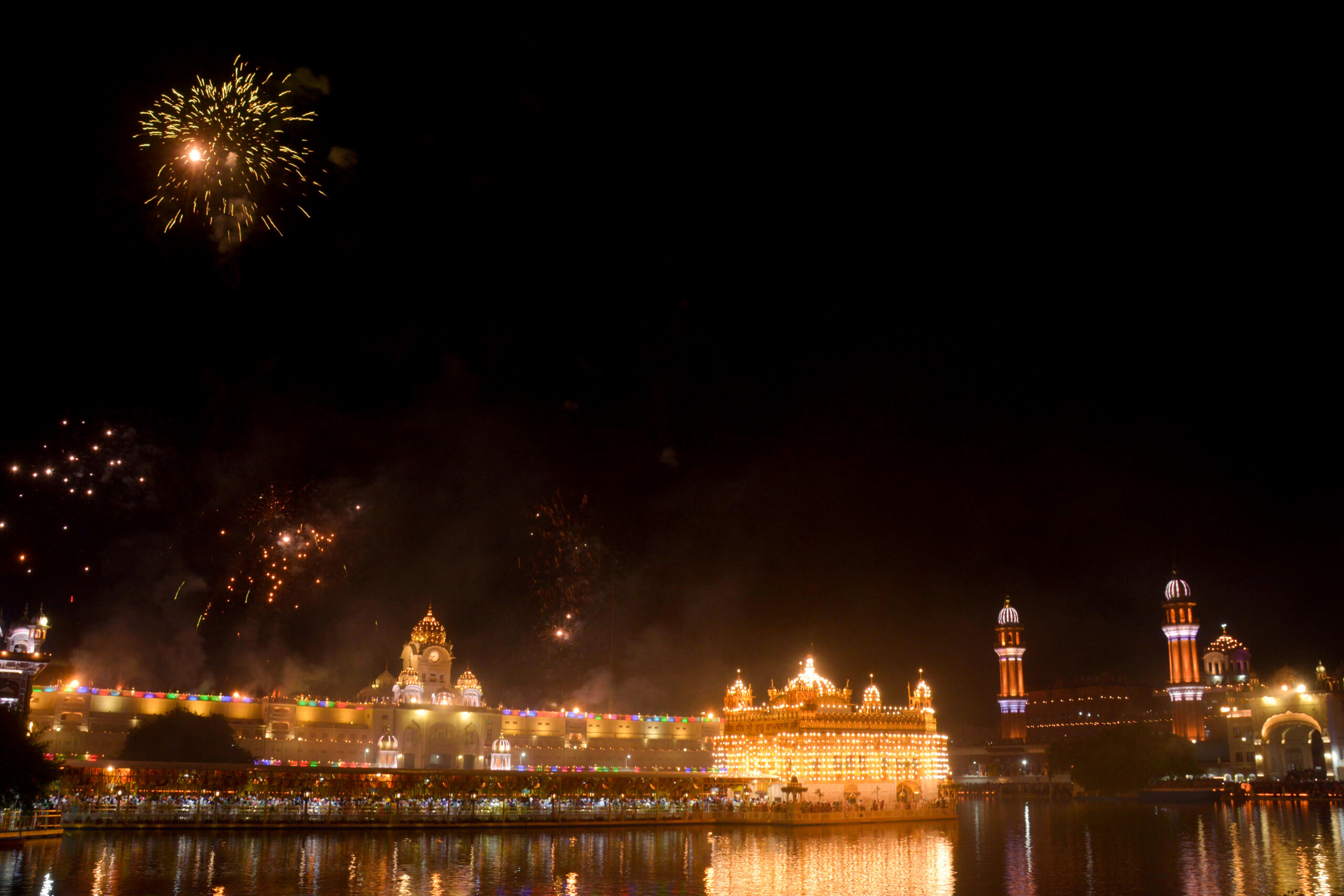 Amritsar: Golden Temple Illuminated to Mark Guru Granth Sahib Anniversary #Gallery Amritsar: Golden Temple Illuminated to Mark Guru Granth Sahib Anniversary #Gallery