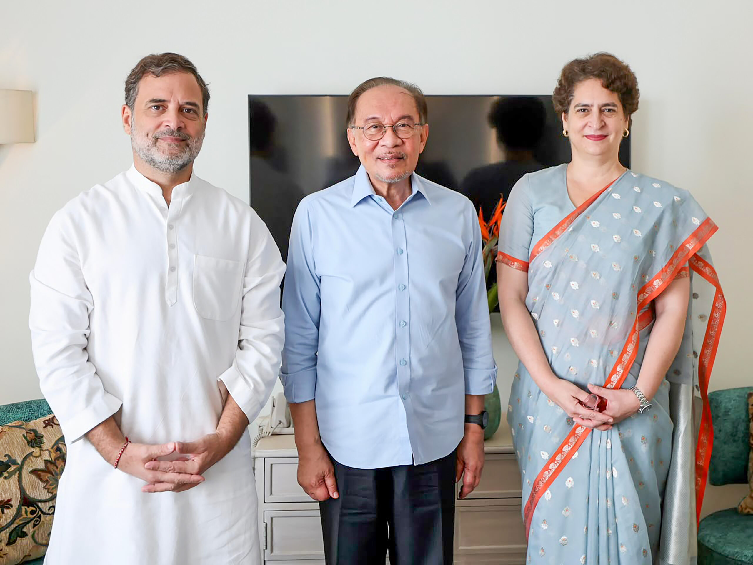 New Delhi: Rahul Gandhi Meets Malaysian PM Anwar Ibrahim #Gallery New Delhi: Rahul Gandhi Meets Malaysian PM Anwar Ibrahim #Gallery
