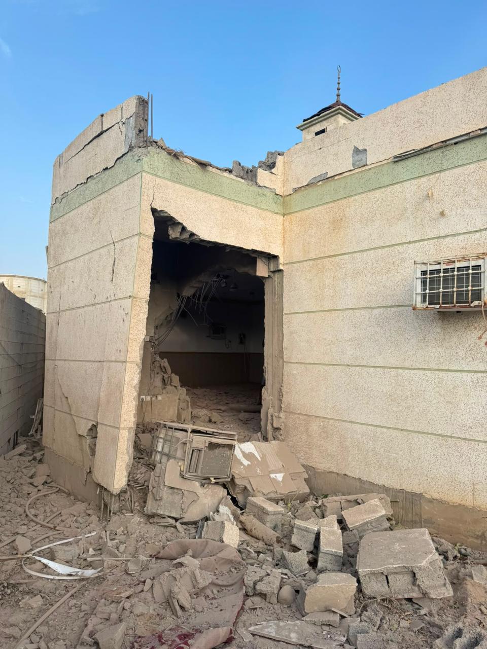 Jazan: Building Damaged After Houthi Projectile #Gallery Jazan: Building Damaged After Houthi Projectile #Gallery