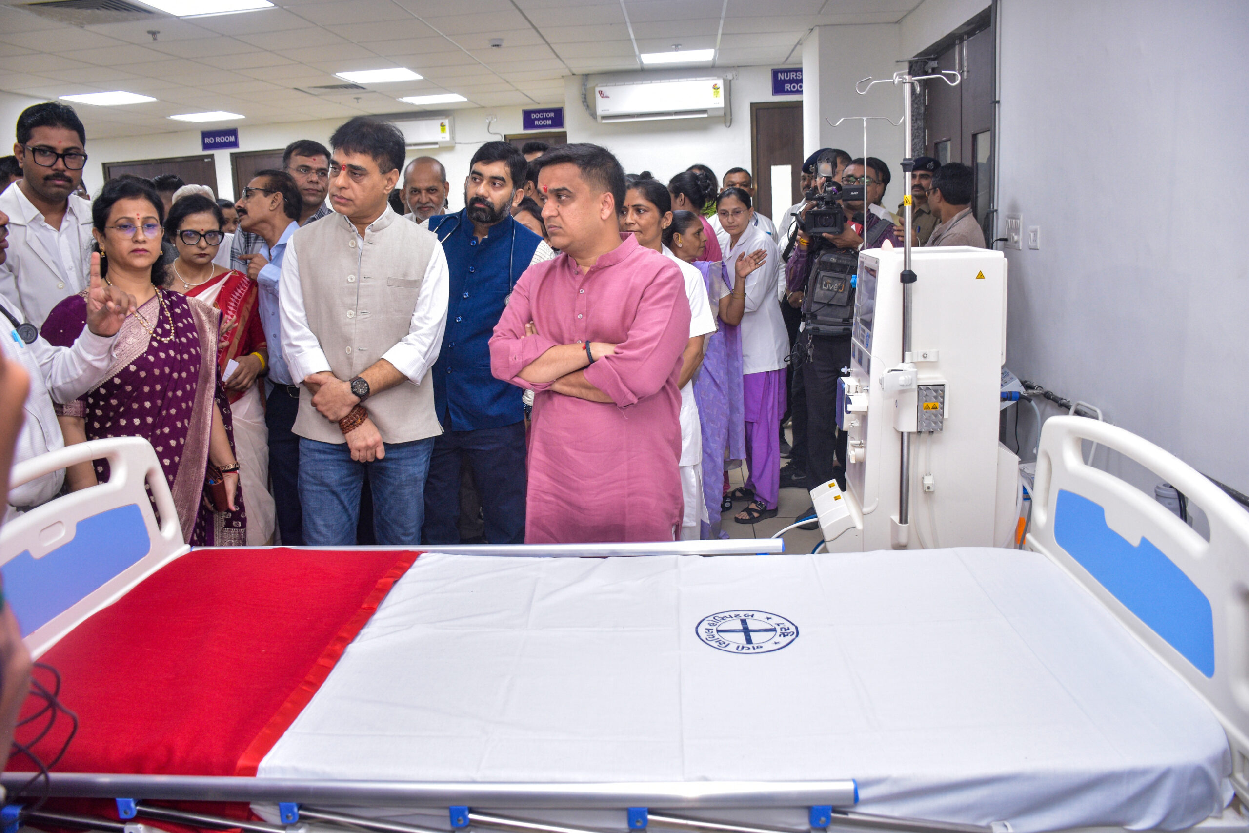 Surat: Harsh Sanghavi inaugurates medical facilities #Gallery Surat: Harsh Sanghavi inaugurates medical facilities #Gallery