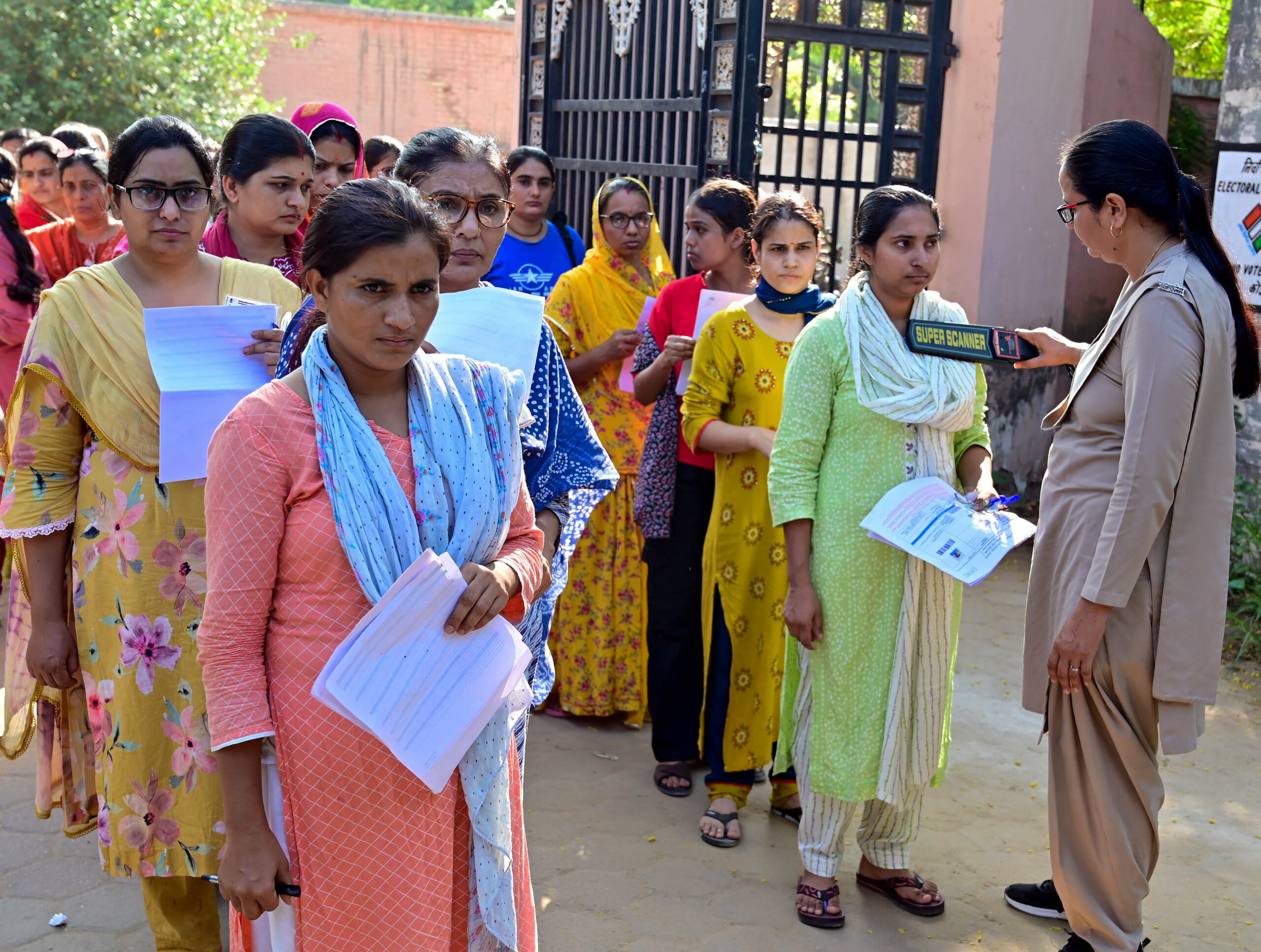 Bikaner: State Eligibility Test (SET) examination underway #Gallery Bikaner: State Eligibility Test (SET) examination underway #Gallery