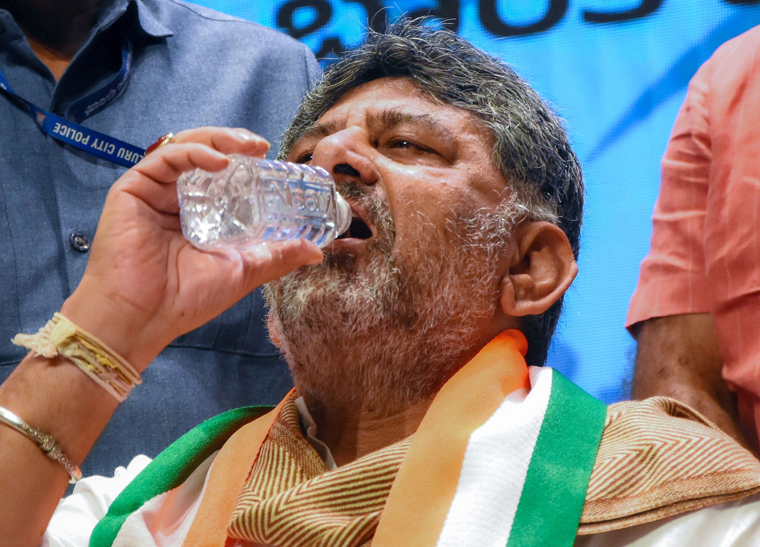 Bengaluru: DK Shivakumar addresses a Congress party joining programme #Gallery Bengaluru: DK Shivakumar addresses a Congress party joining programme #Gallery