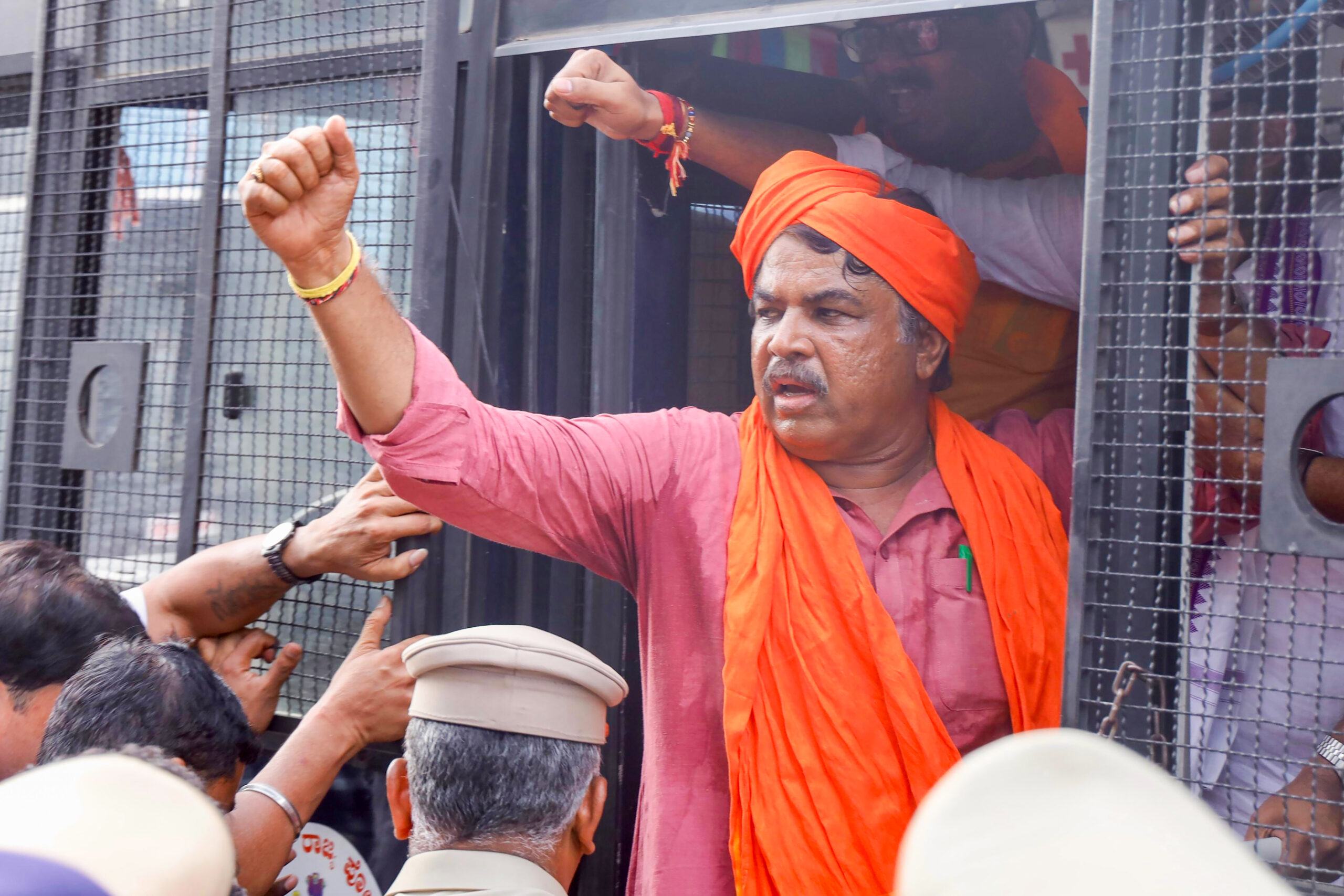 Mysuru: R. Ashoka Leads BJP Protest Over Ganapathi Processi #Gallery Mysuru: R. Ashoka Leads BJP Protest Over Ganapathi Processi #Gallery