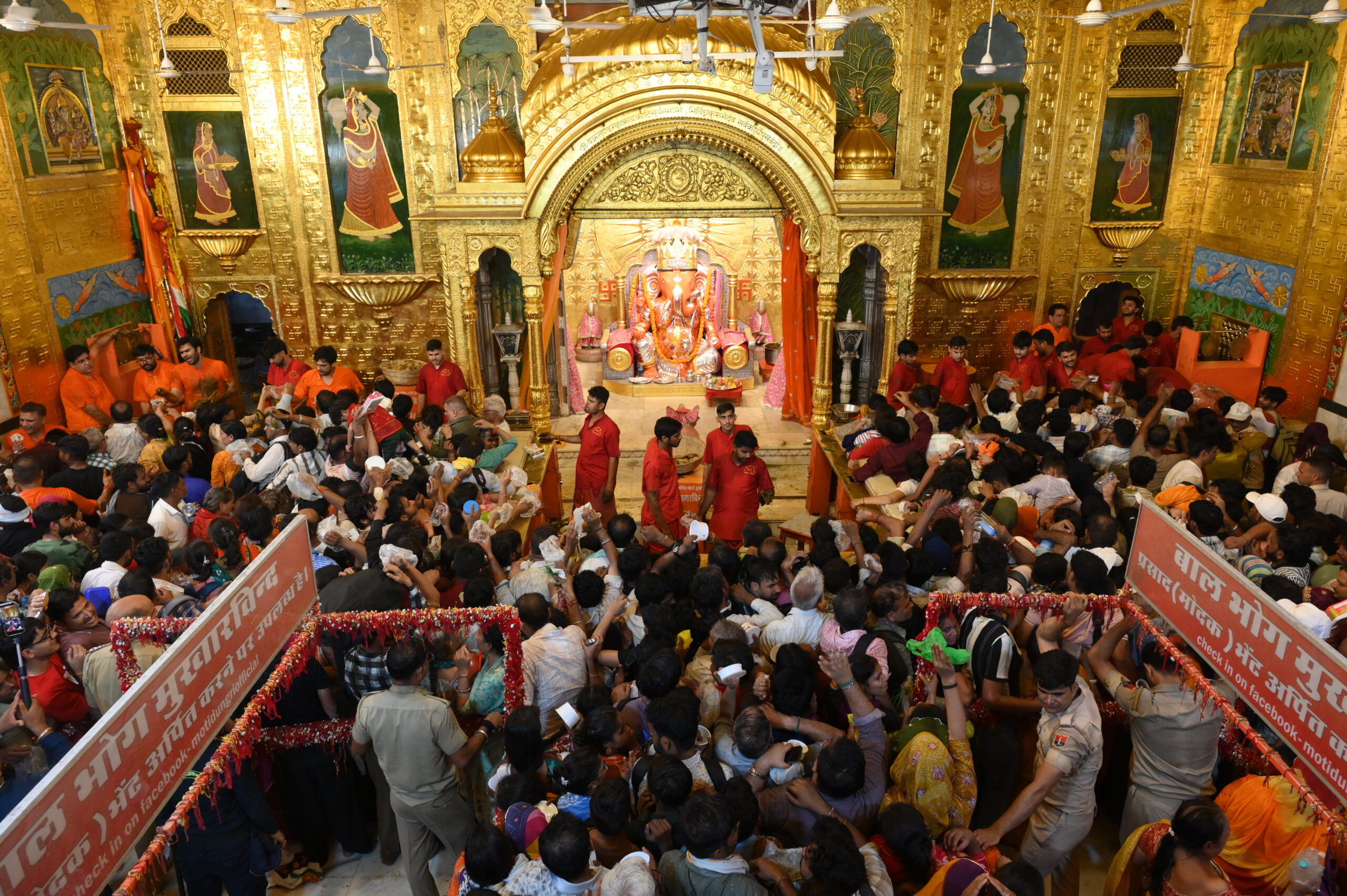 Jaipur: Devotees Gather at Moti Dungri Temple #Gallery Jaipur: Devotees Gather at Moti Dungri Temple #Gallery