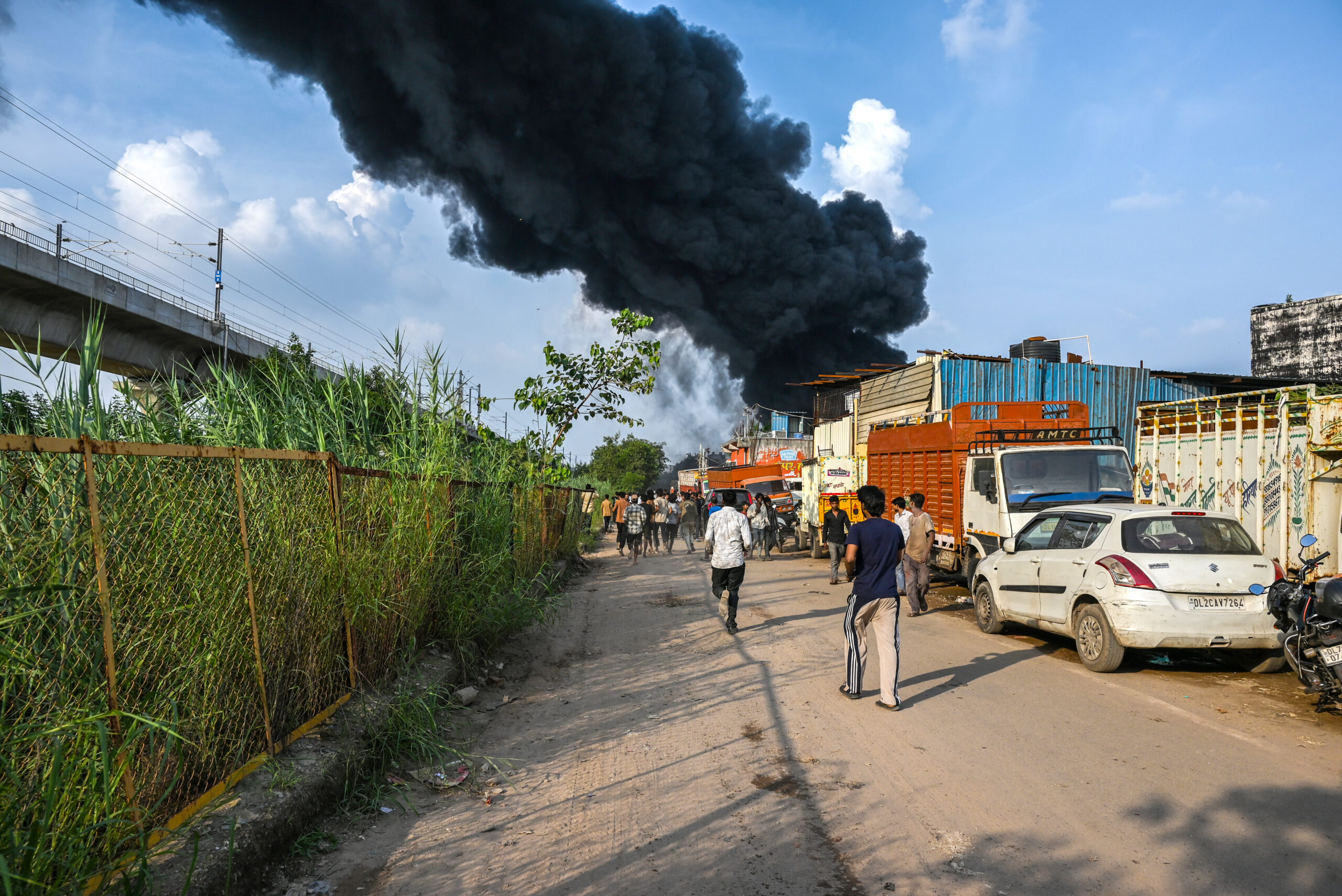 New Delhi: Massive Fire Breaks Out at Godown #Gallery New Delhi: Massive Fire Breaks Out at Godown #Gallery