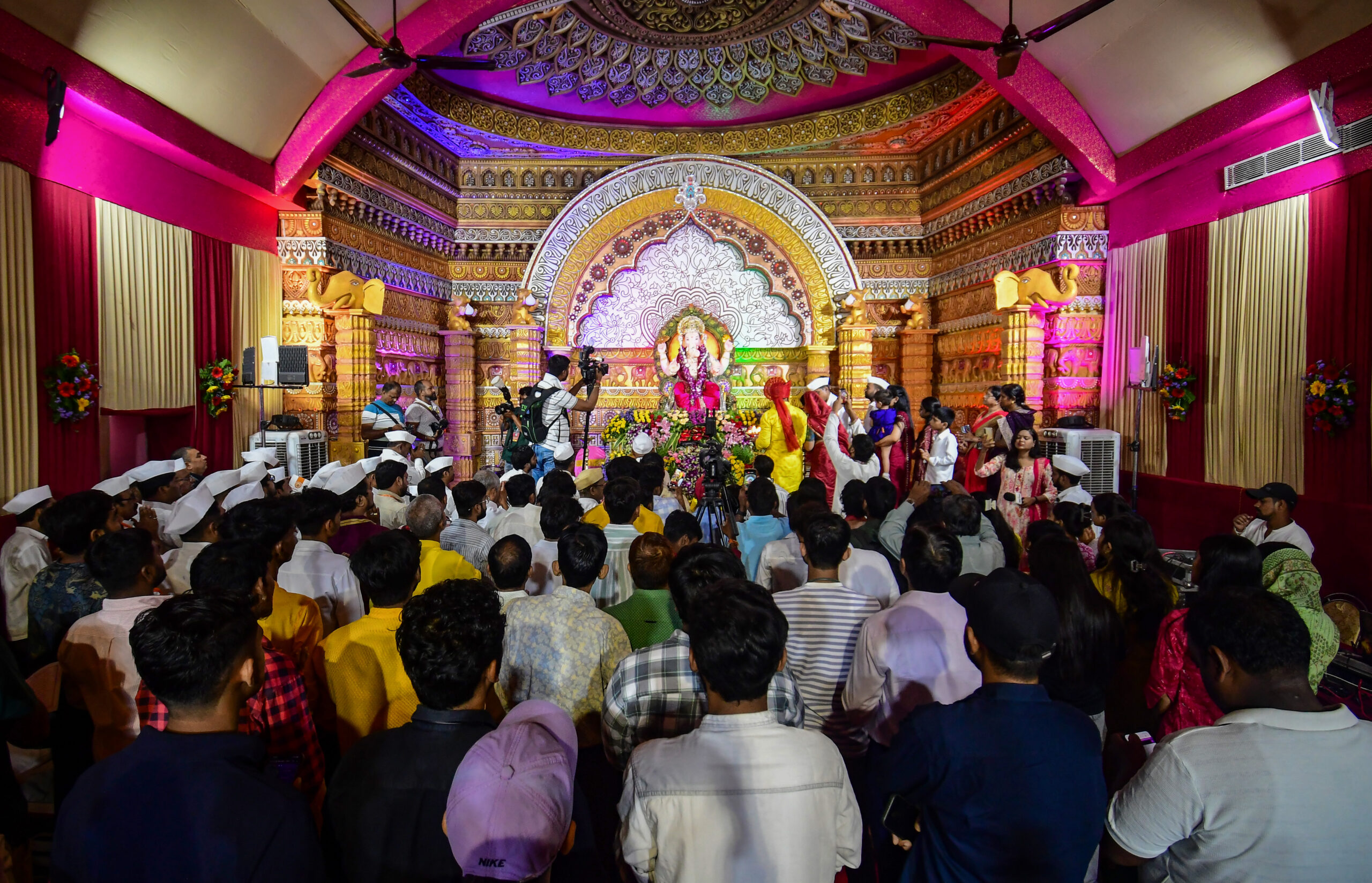 Patna: Devotees worship Lord Ganesha on Ganesh Chaturthi #Gallery Patna: Devotees worship Lord Ganesha on Ganesh Chaturthi #Gallery