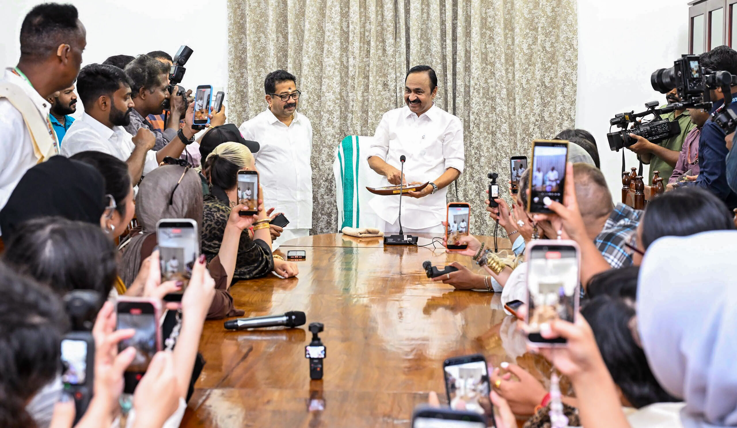 Thiruvananthapuram: VD Satheesan hosts BRICS content creators #Gallery Thiruvananthapuram: VD Satheesan hosts BRICS content creators #Gallery