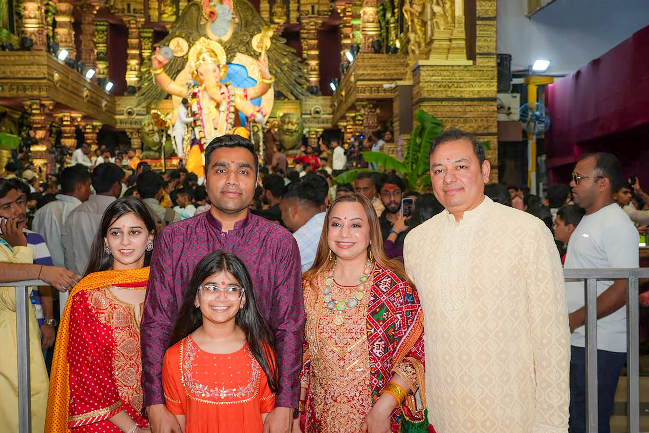 Mumbai: Adani family offers prayers at Chinchpokli Cha Chintamani #Gallery Mumbai: Adani family offers prayers at Chinchpokli Cha Chintamani #Gallery