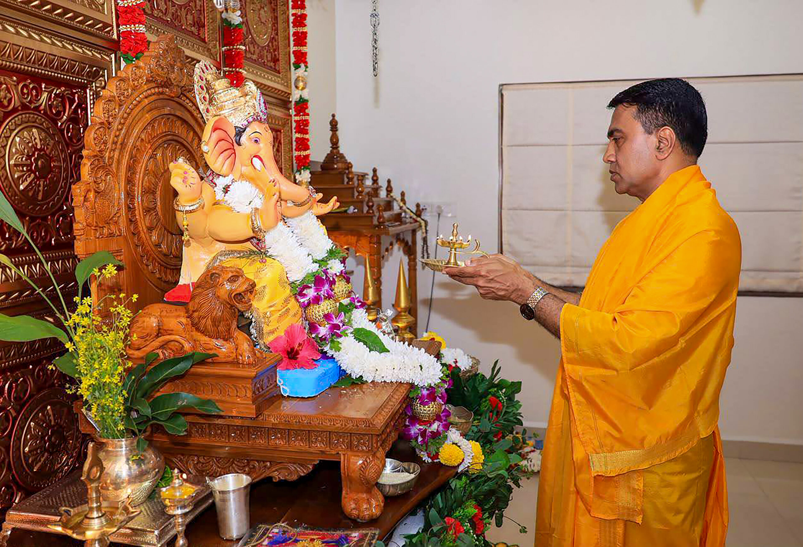 Panaji: CM Pramod Sawant Offers Prayers on Ganesh Chaturthi #Gallery Panaji: CM Pramod Sawant Offers Prayers on Ganesh Chaturthi #Gallery
