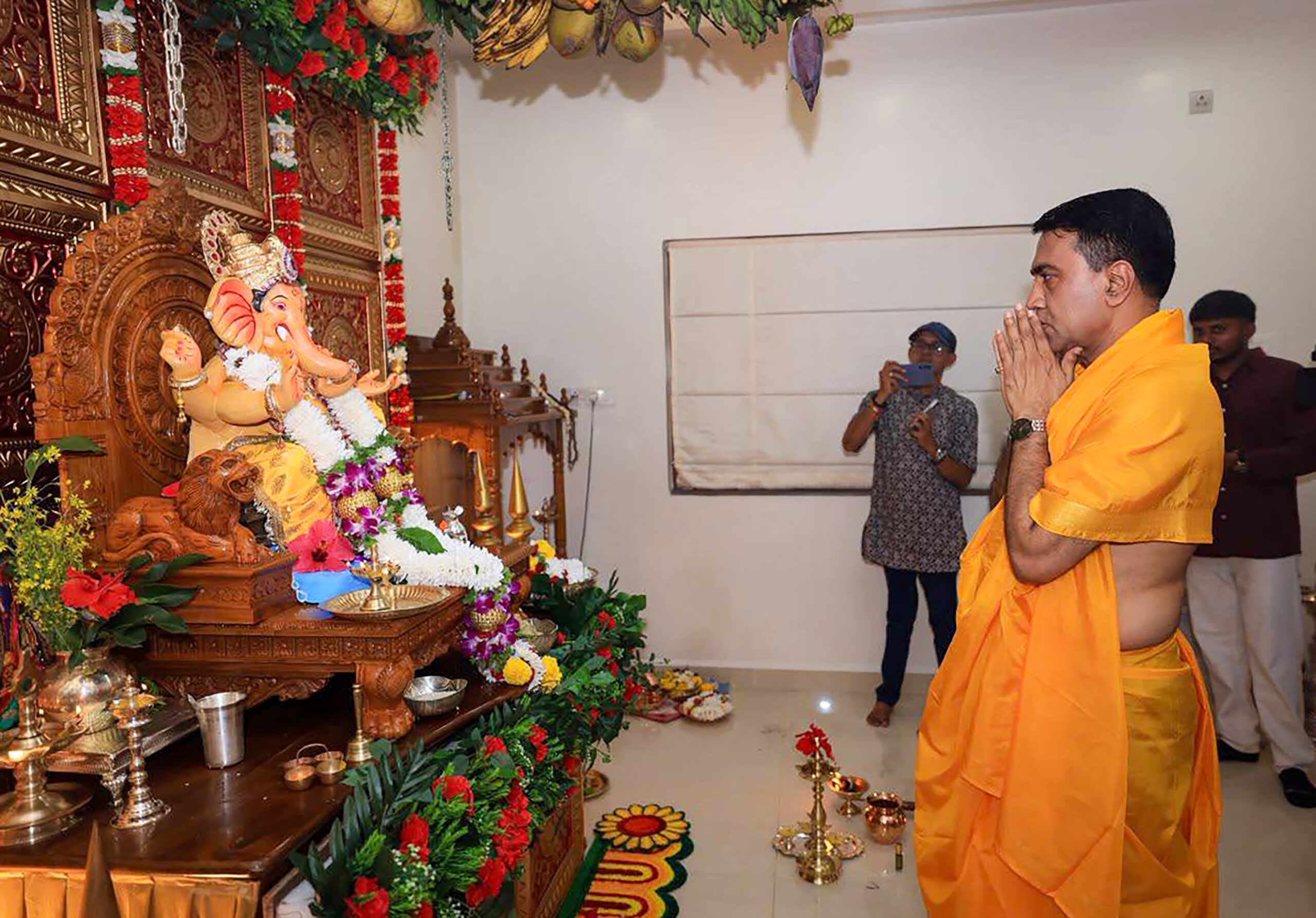 Panaji: CM Pramod Sawant Offers Prayers on Ganesh Chaturthi #Gallery Panaji: CM Pramod Sawant Offers Prayers on Ganesh Chaturthi #Gallery