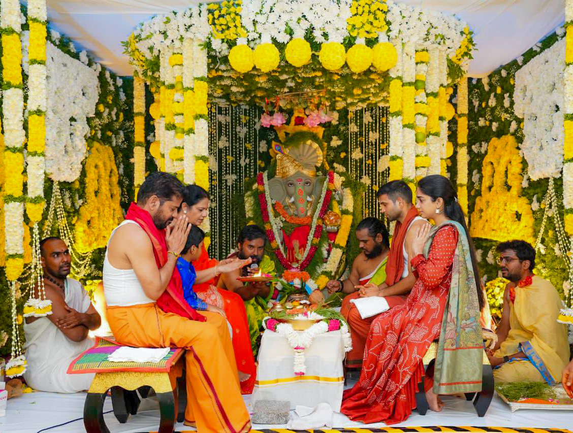 Hyderabad: Revanth Reddy performs Ganapati puja #Gallery Hyderabad: Revanth Reddy performs Ganapati puja #Gallery