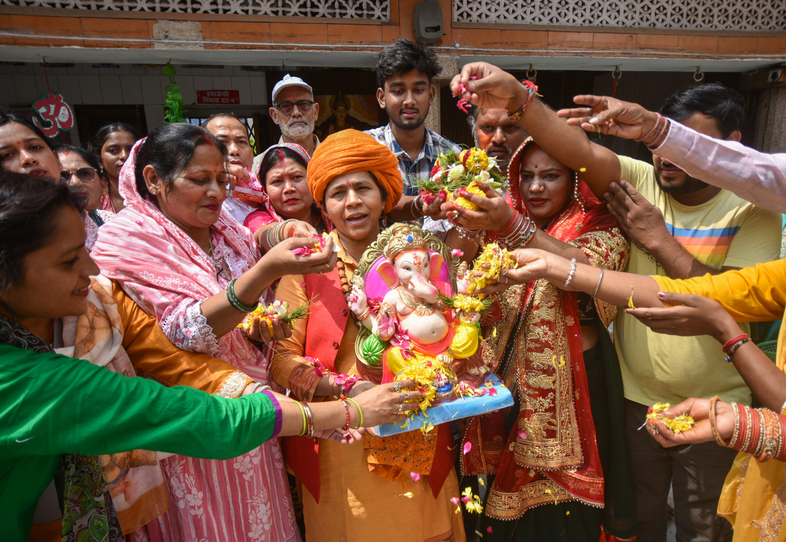 Lucknow: Ganesh idol installation ceremony #Gallery Lucknow: Ganesh idol installation ceremony #Gallery